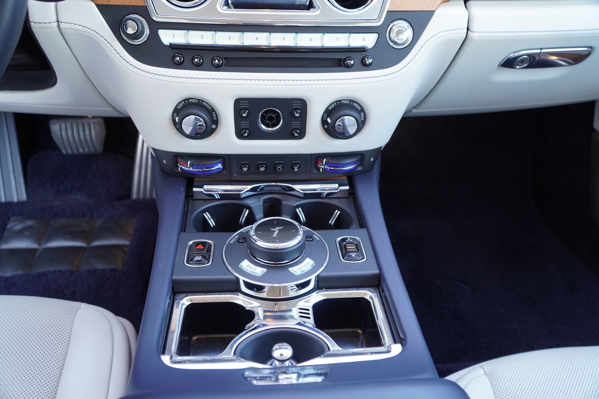 ROLLS-ROYCE Wraith 6.6 V12-image-26