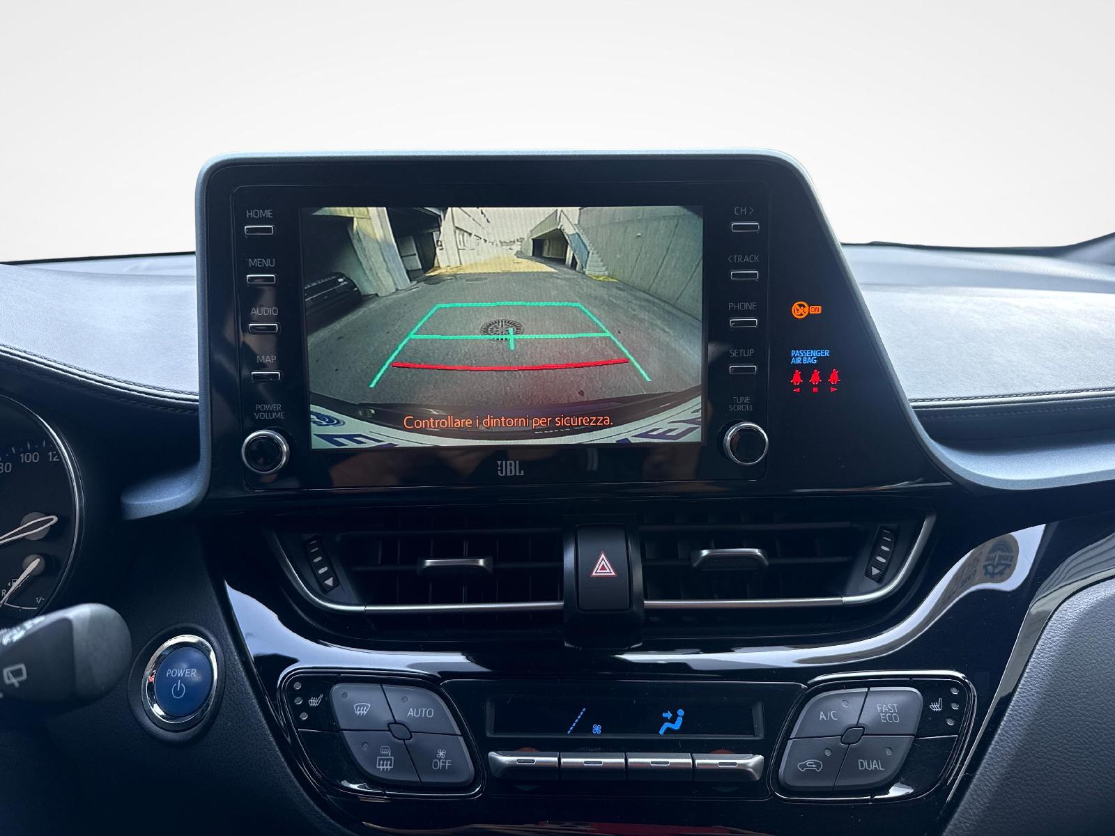 TOYOTA C-HR 2.0 VVTi HSD Trend-image-13