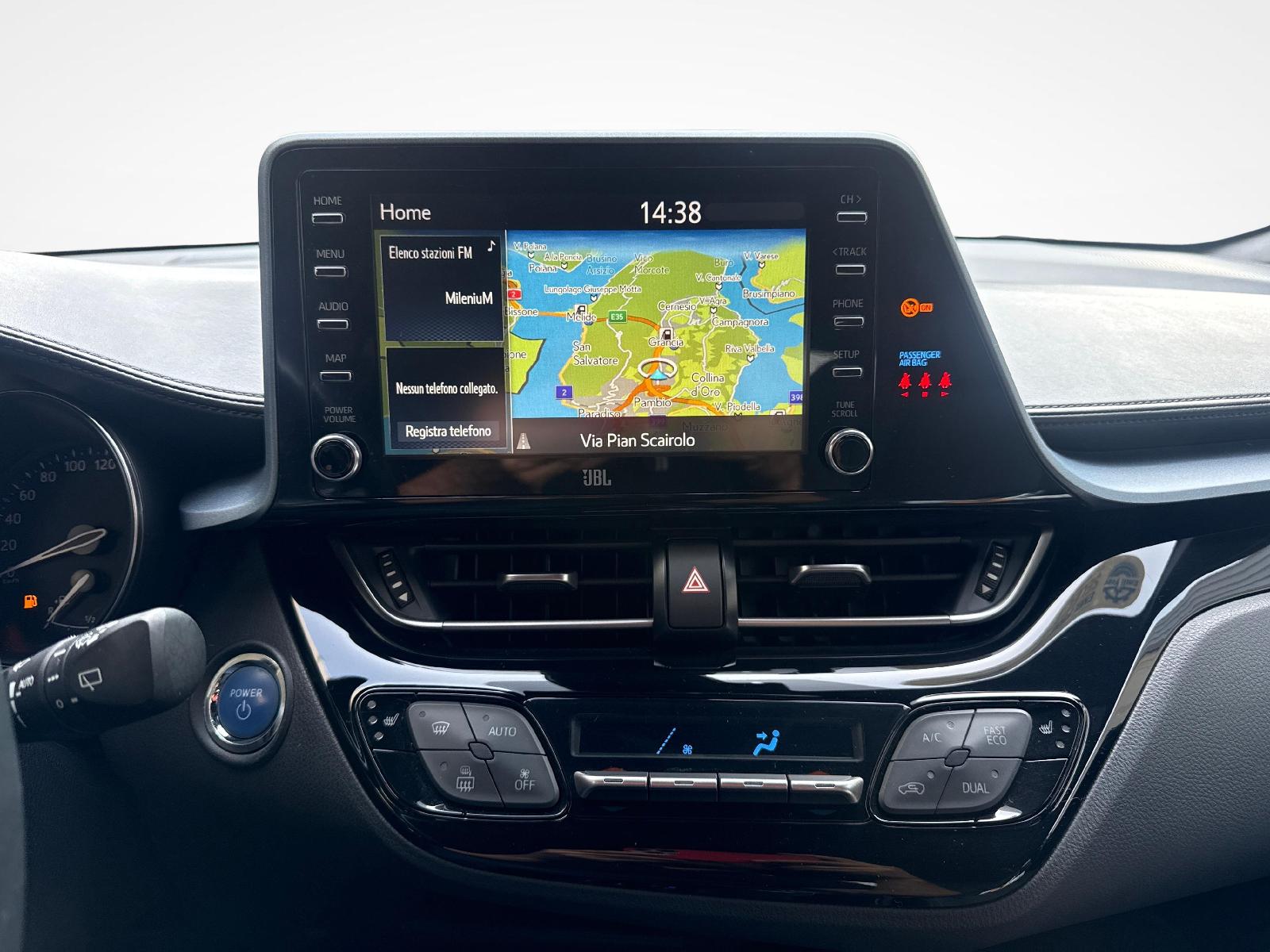 TOYOTA C-HR 2.0 VVTi HSD Trend-image-12