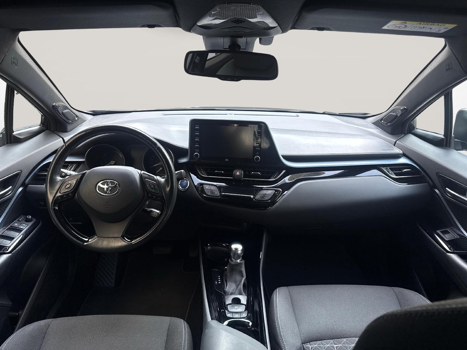 TOYOTA C-HR 2.0 VVTi HSD Trend-image-8