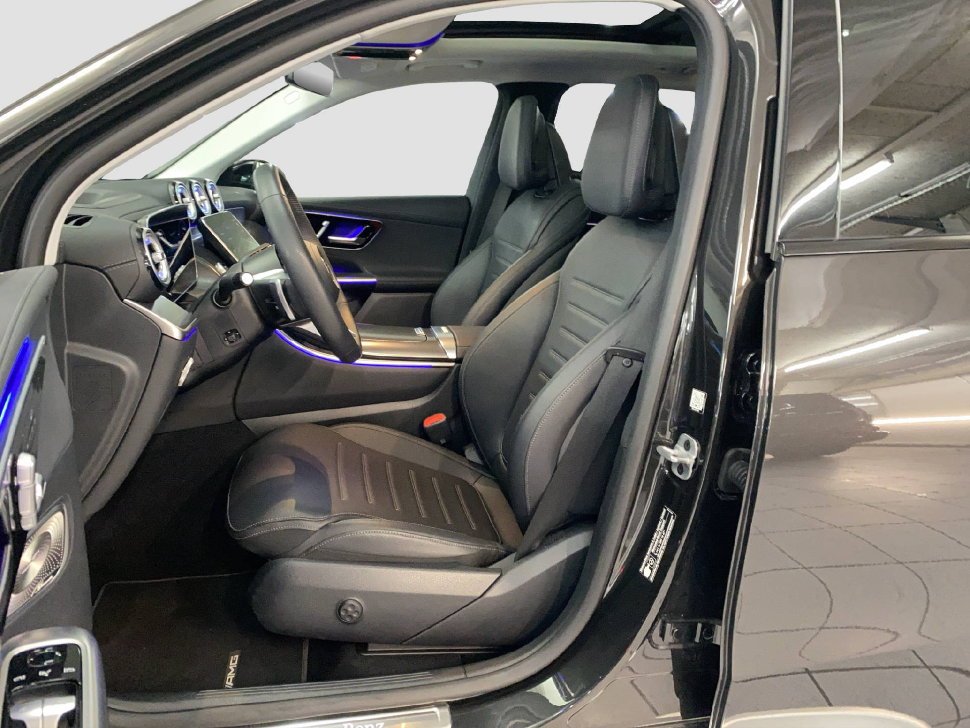 MERCEDES-BENZ GLC 300 e AMG Line 4MATIC-image-7