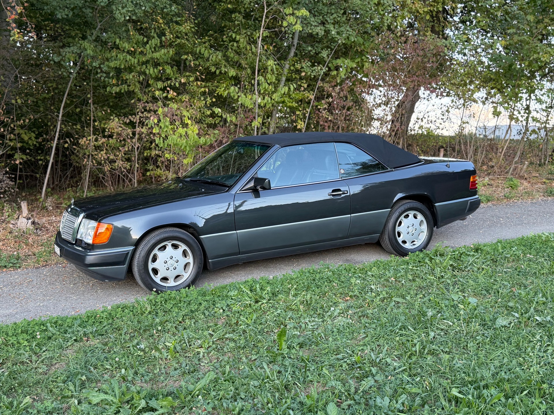 MERCEDES-BENZ 300 CE-24-image-4