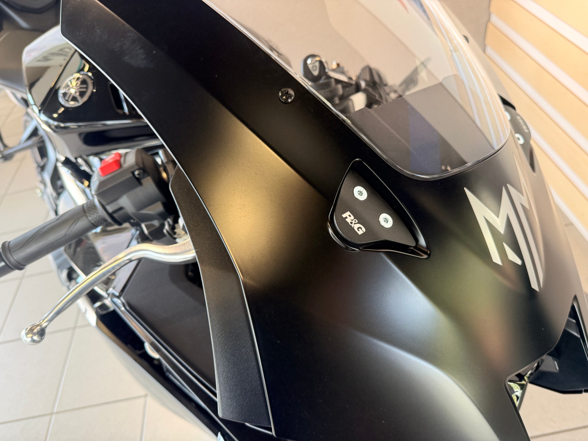 YAMAHA R 9 Kurzheck Edition-showroom-element-3