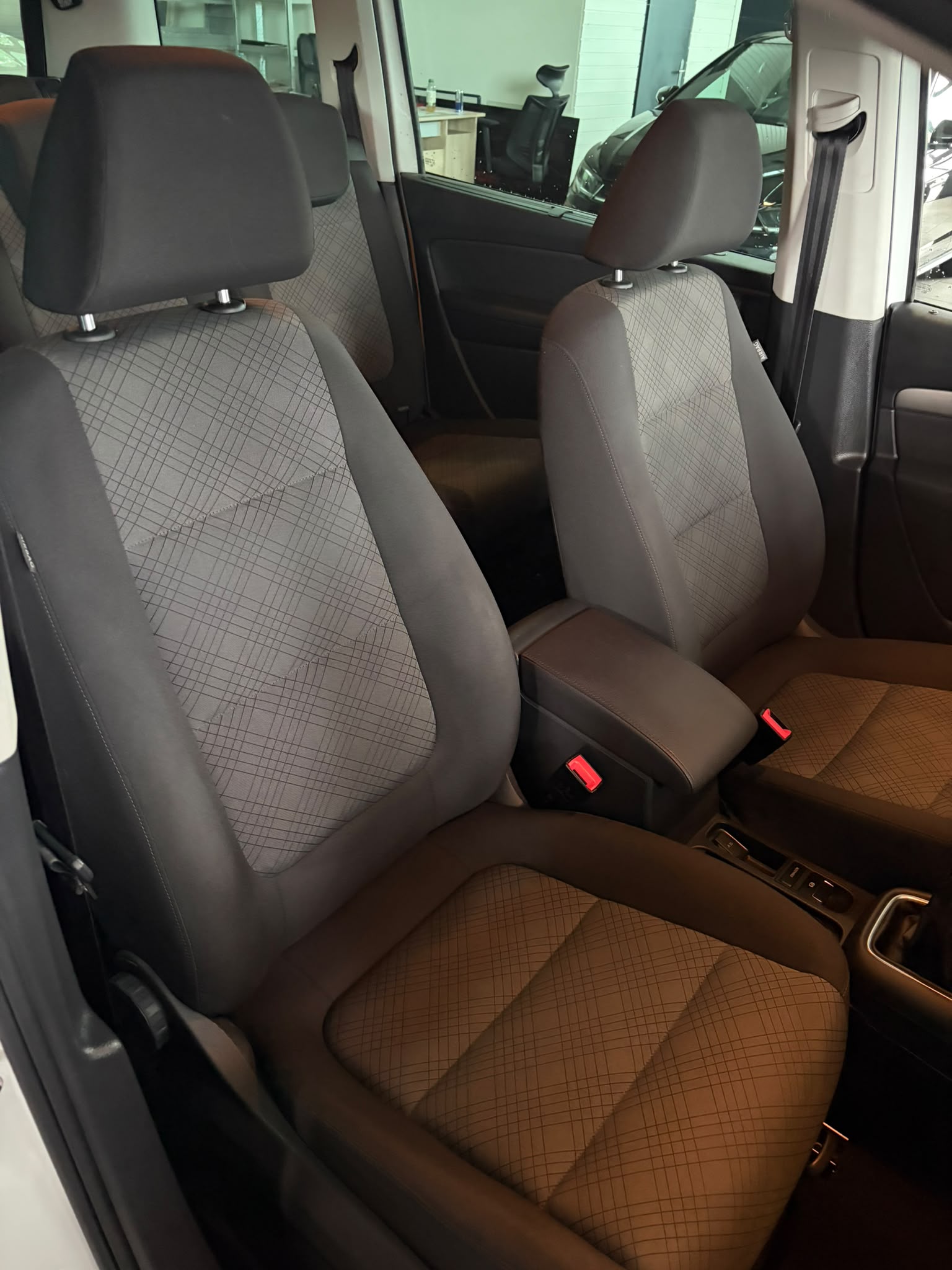 VW Sharan 1.4 TSI BlMT Comfortline-image-8