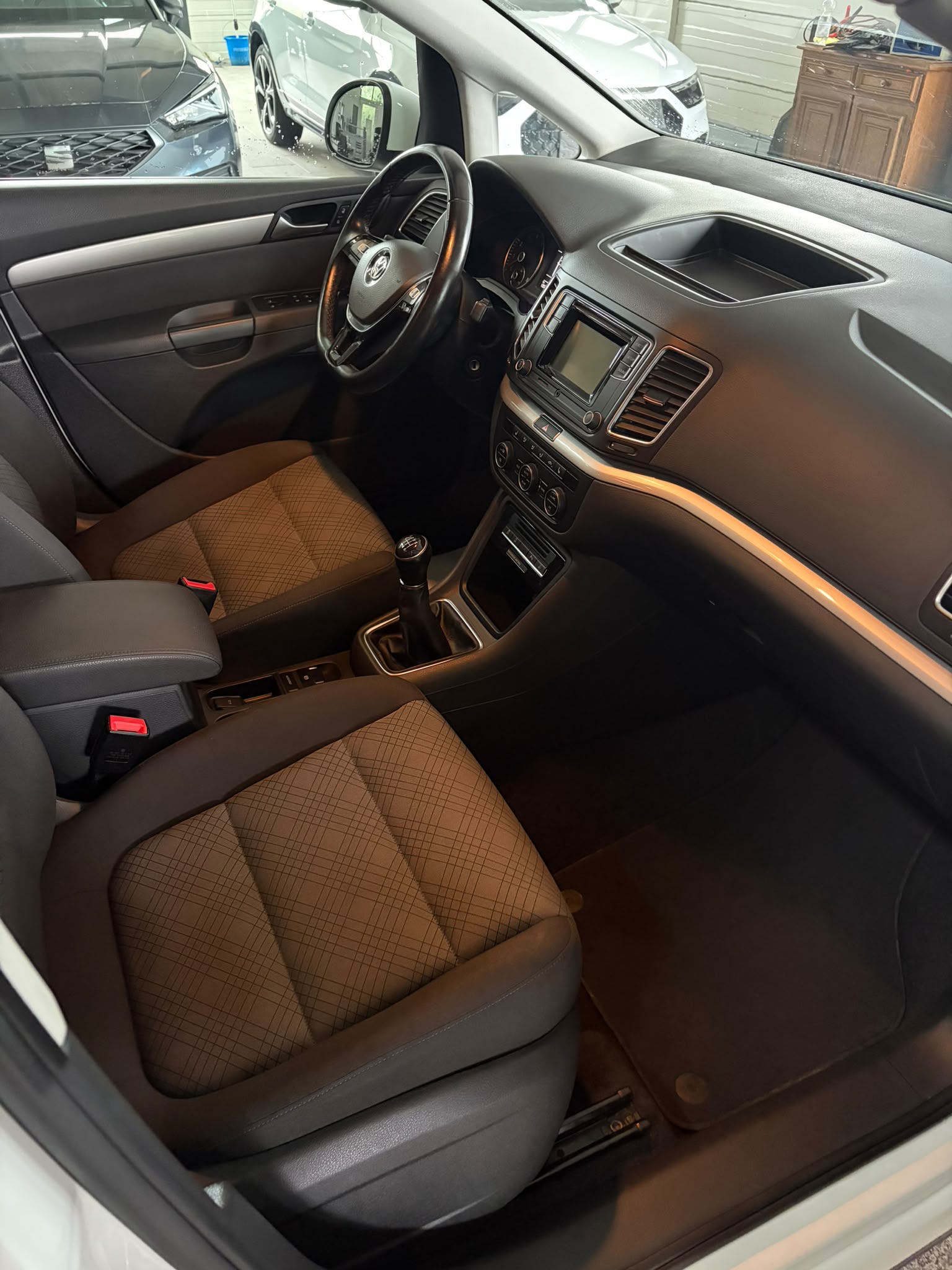 VW Sharan 1.4 TSI BlMT Comfortline-image-11