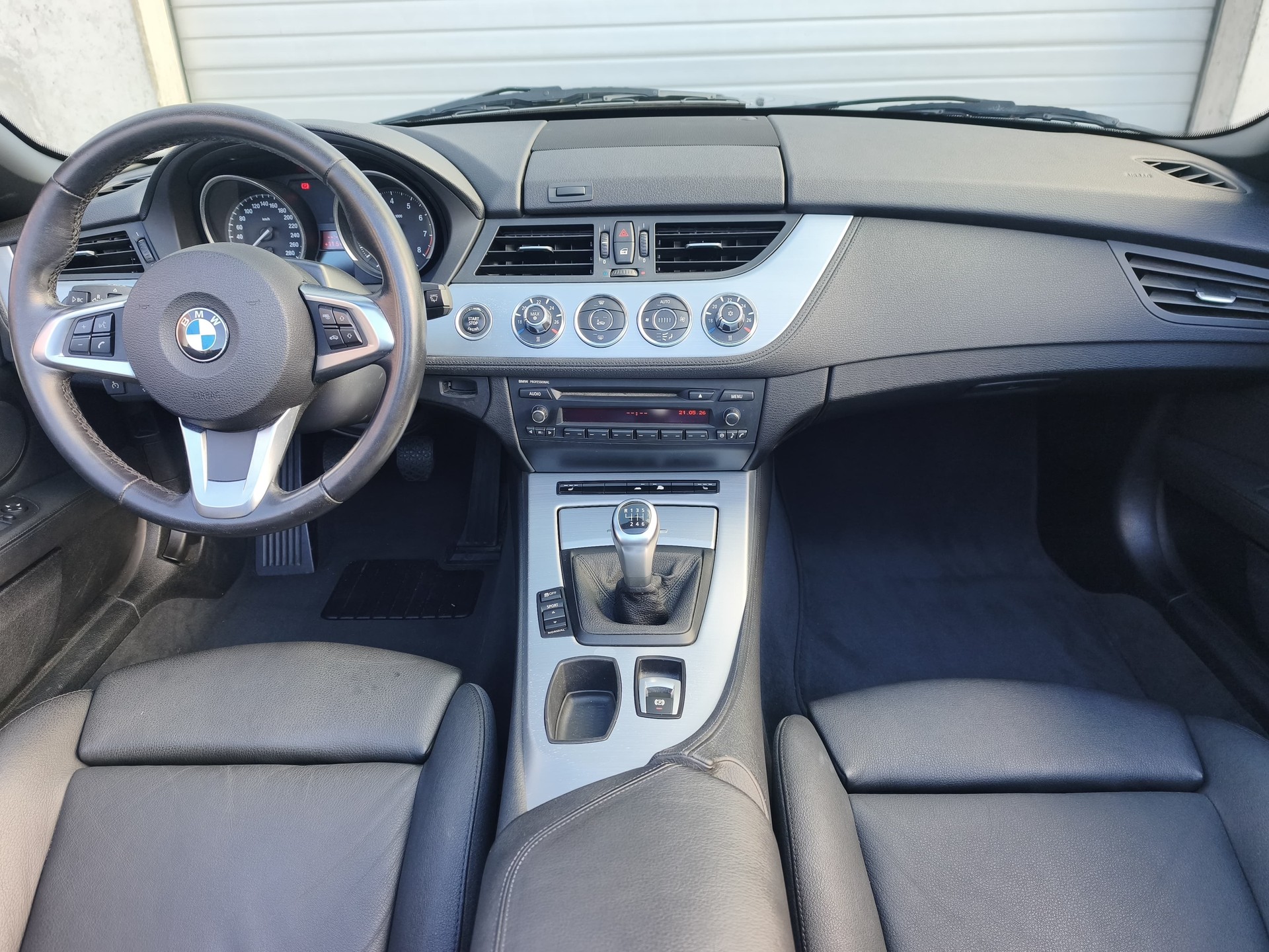 BMW 2.3i sDrive-image-13