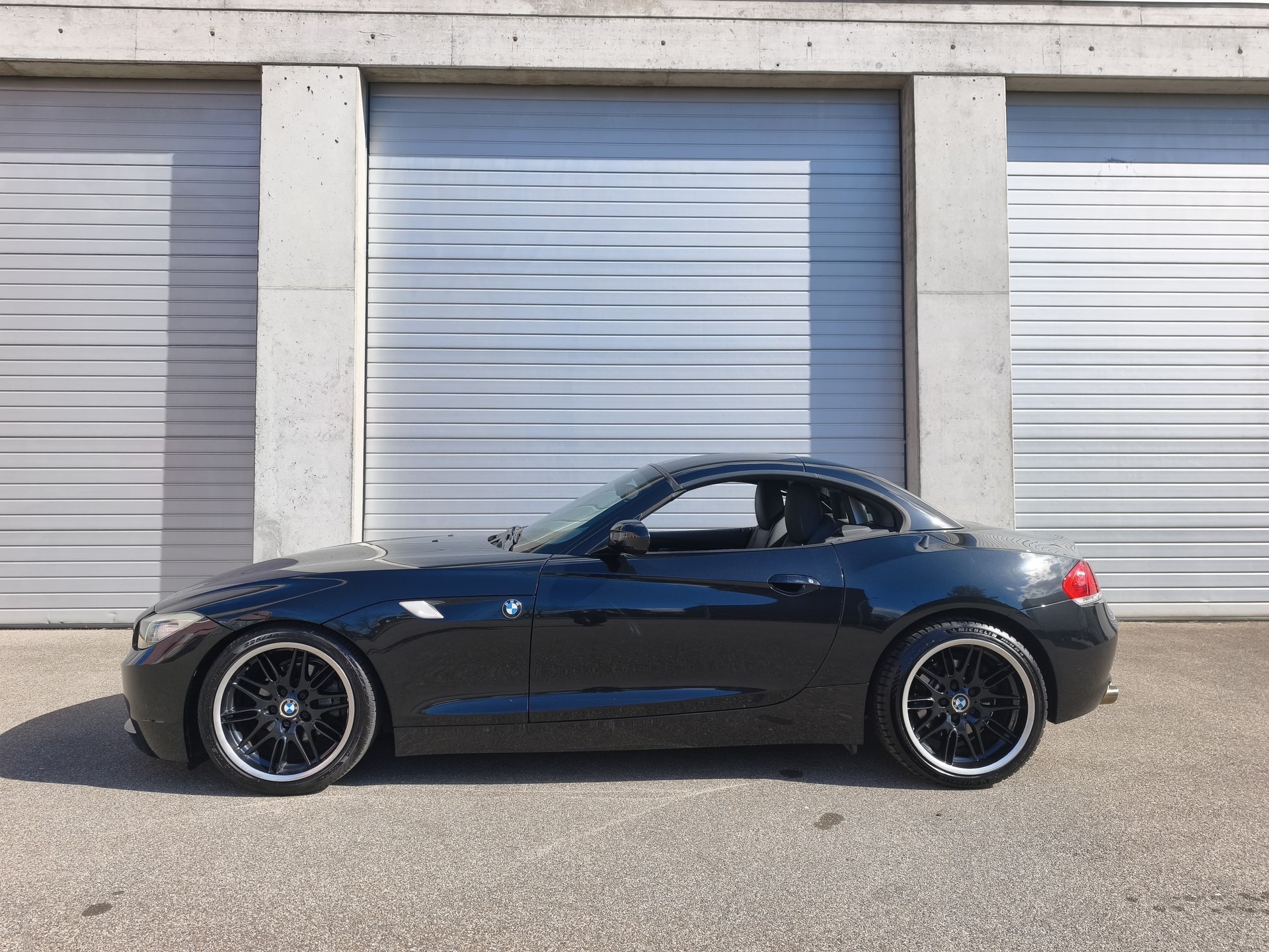 BMW 2.3i sDrive-image-3