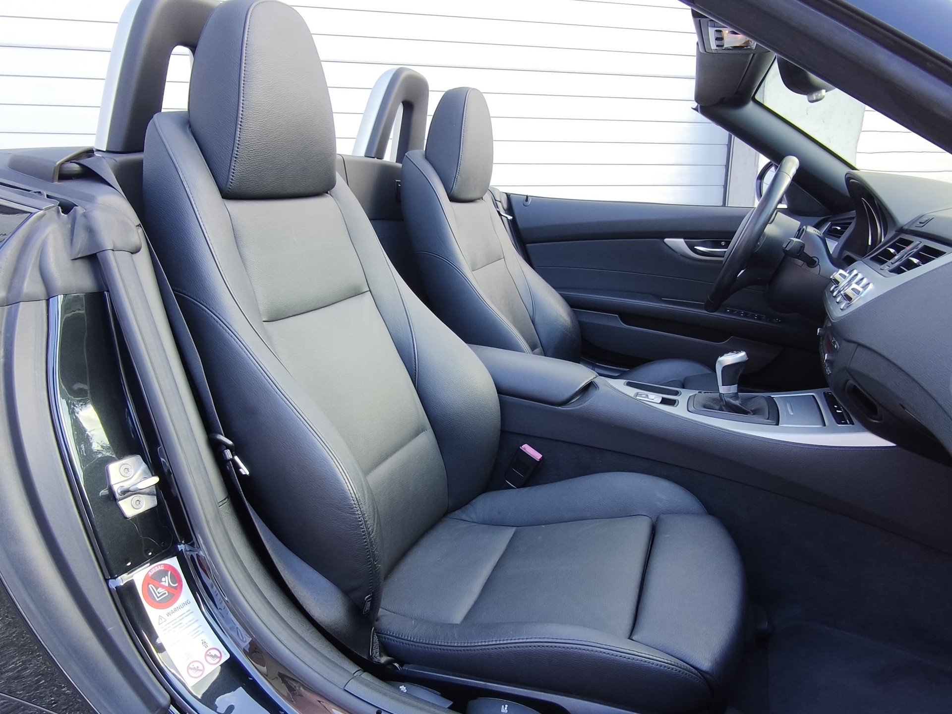 BMW 2.3i sDrive-image-15