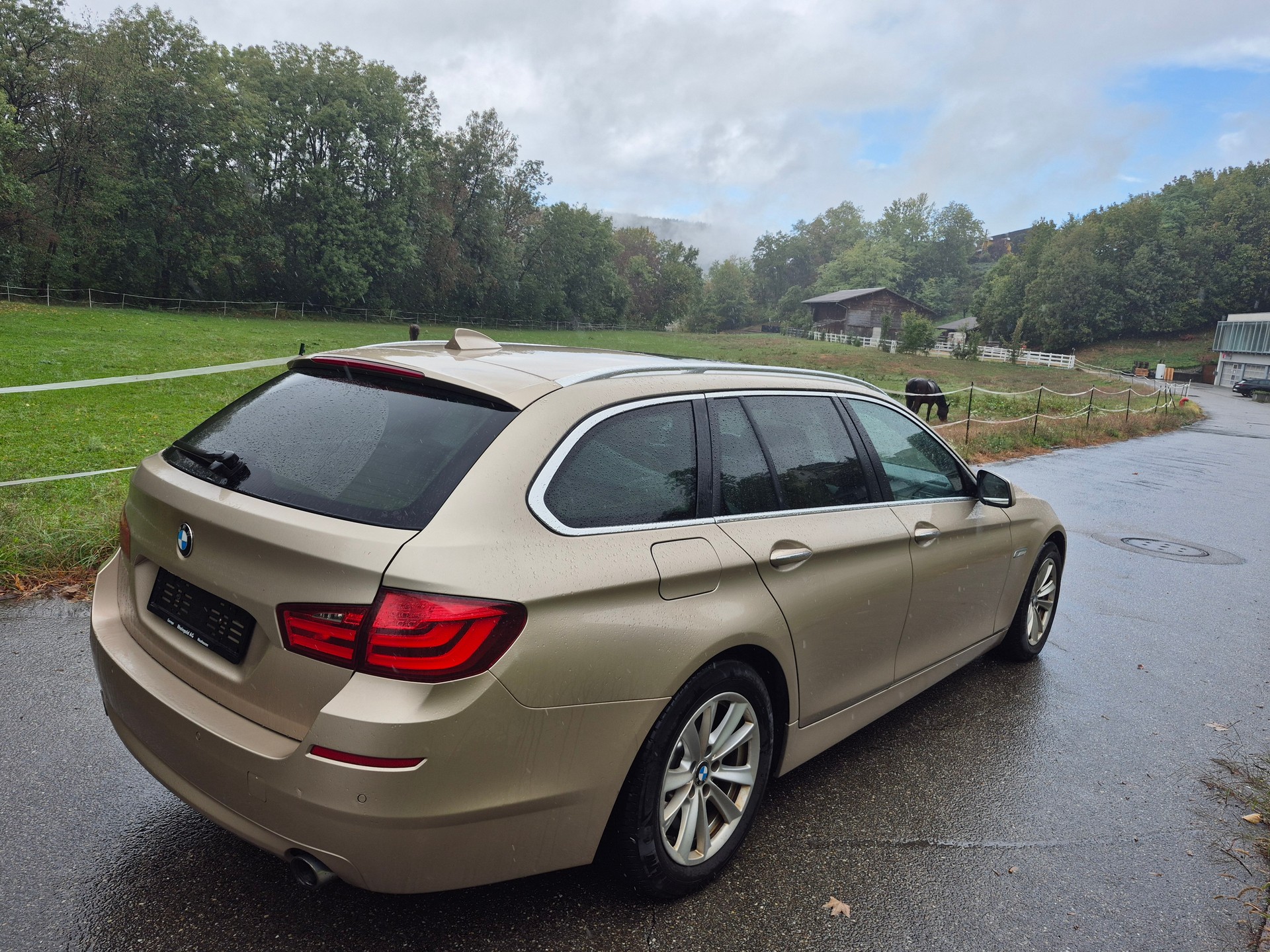 BMW 535d xDrive Touring Steptronic-image-2