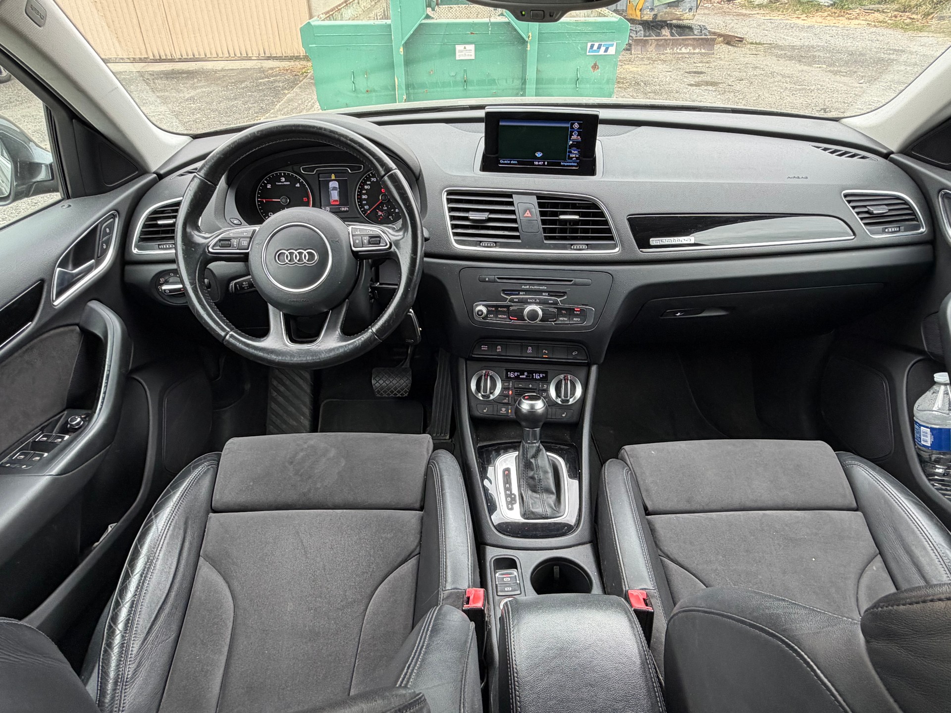 AUDI Q3 2.0 TDI S Line quattro S-tronic-image-7
