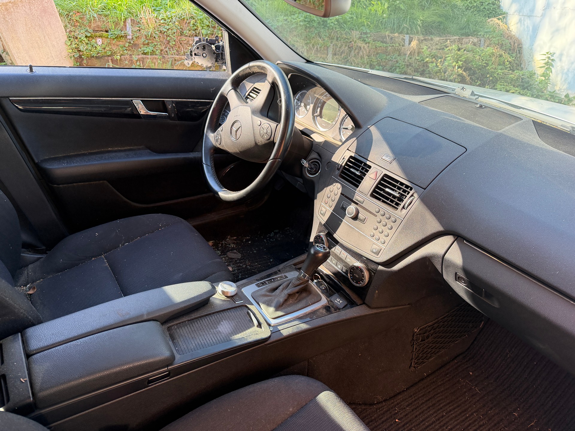 MERCEDES-BENZ C 180 CGI BlueEfficiency My Star Automatic-image-10