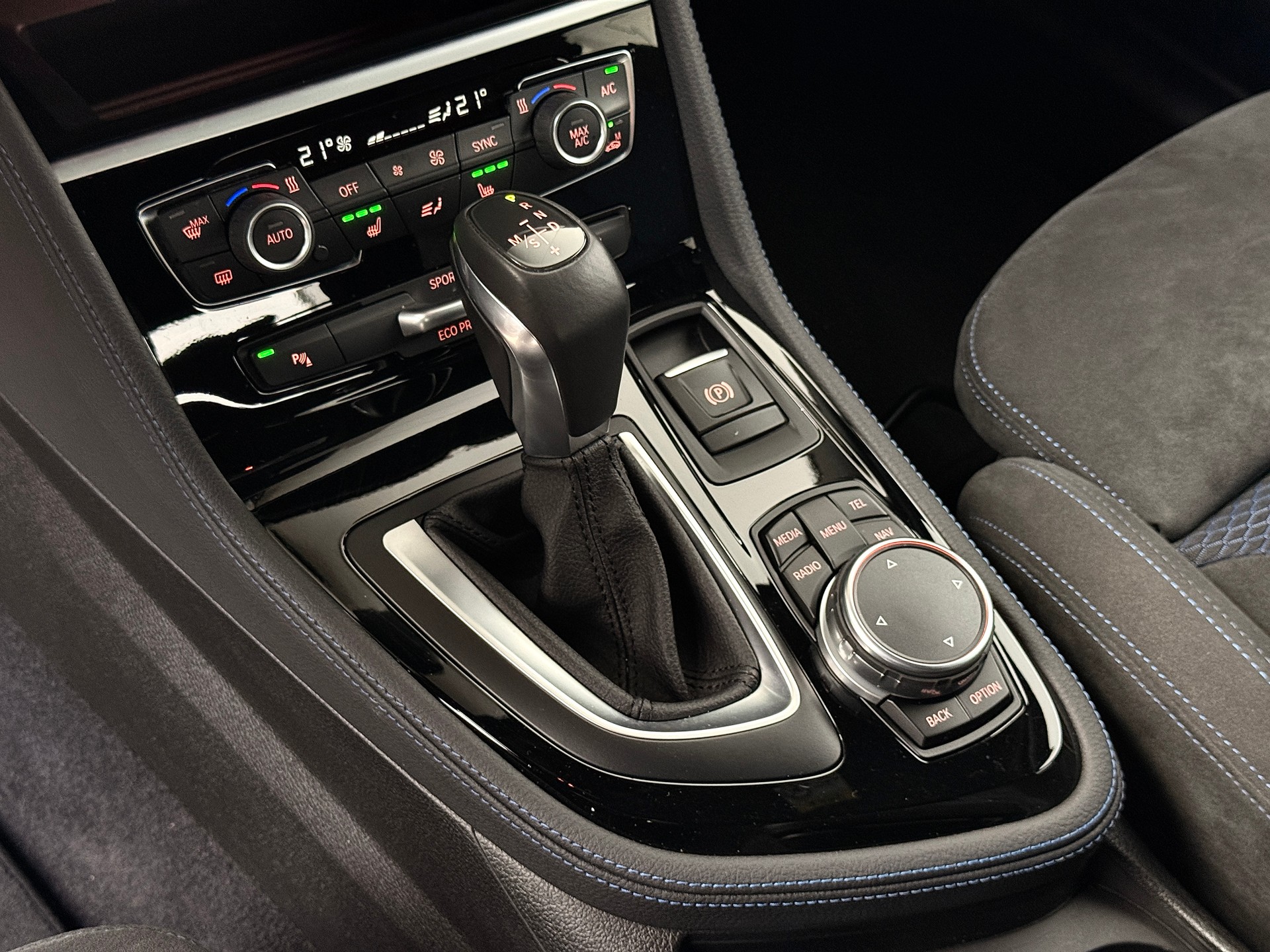 BMW 220d Active Tourer M Sport Steptronic-image-11