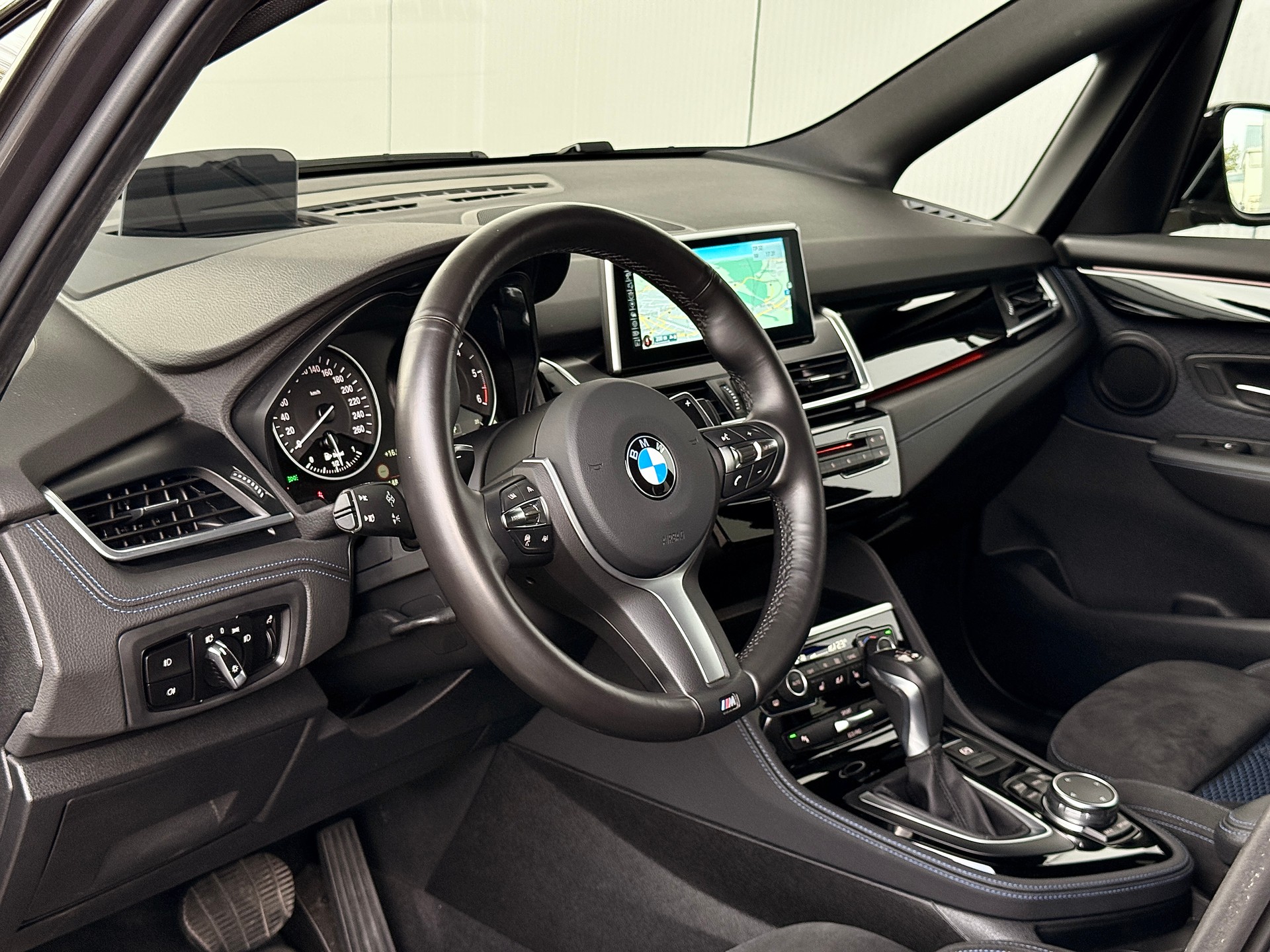 BMW 220d Active Tourer M Sport Steptronic-image-7