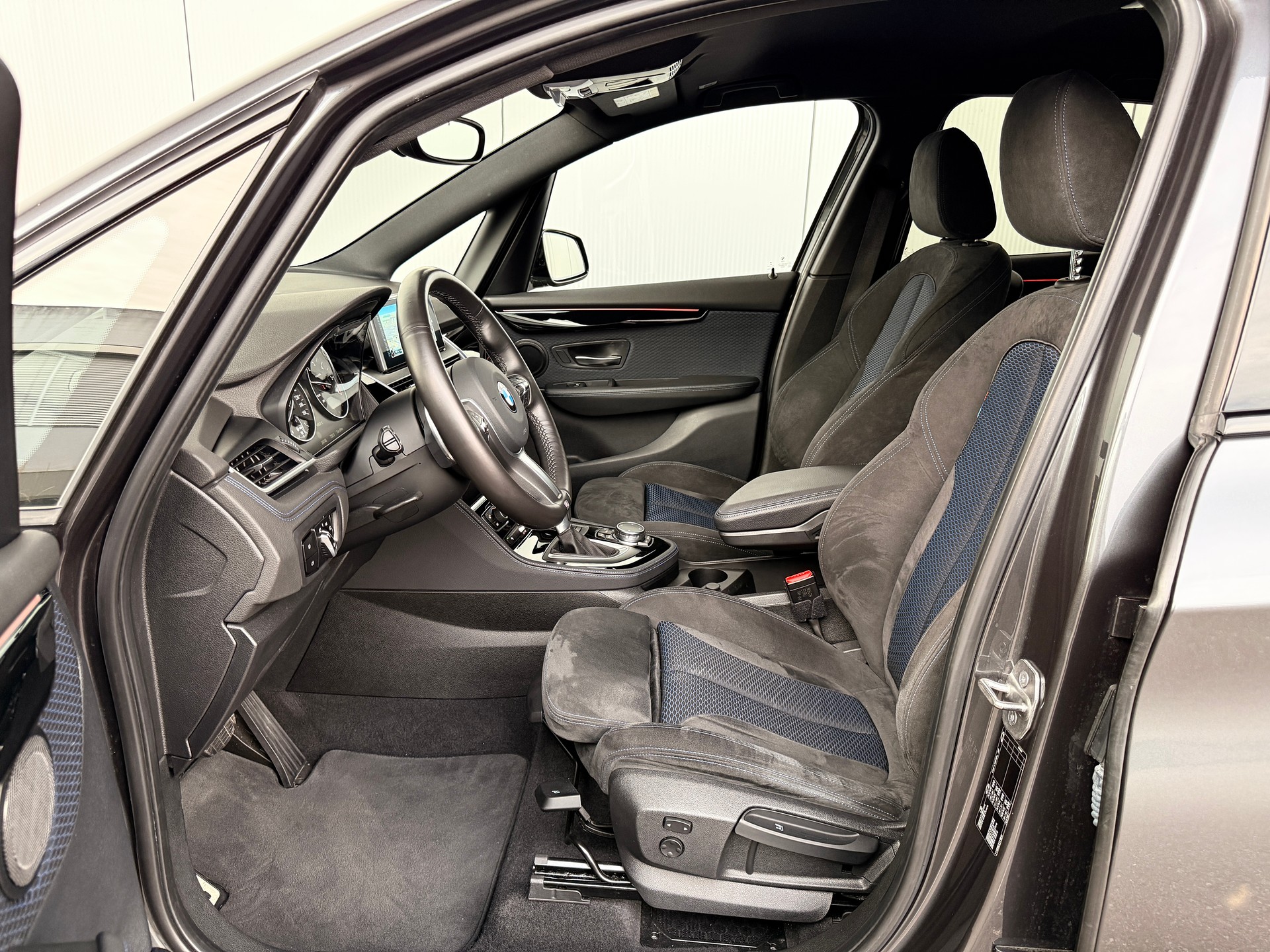 BMW 220d Active Tourer M Sport Steptronic-image-10