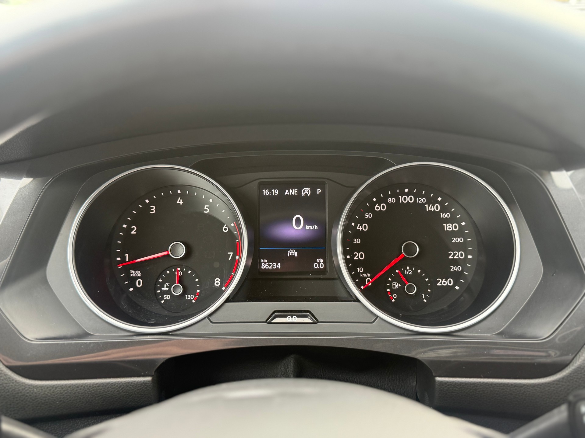 VW Tiguan Allspace 2.0TSI Life 4Motion DSG-image-10