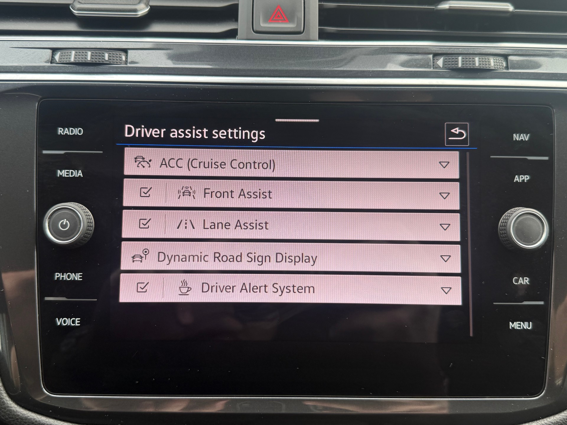 VW Tiguan Allspace 2.0TSI Life 4Motion DSG-image-12