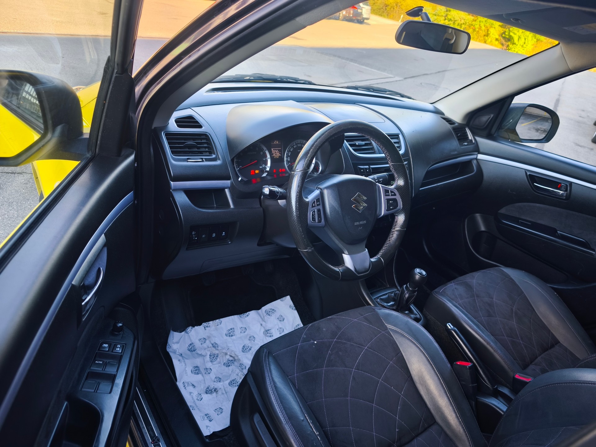 SUZUKI Swift 1.2i 16V Sergio Cellano 4x4-image-12