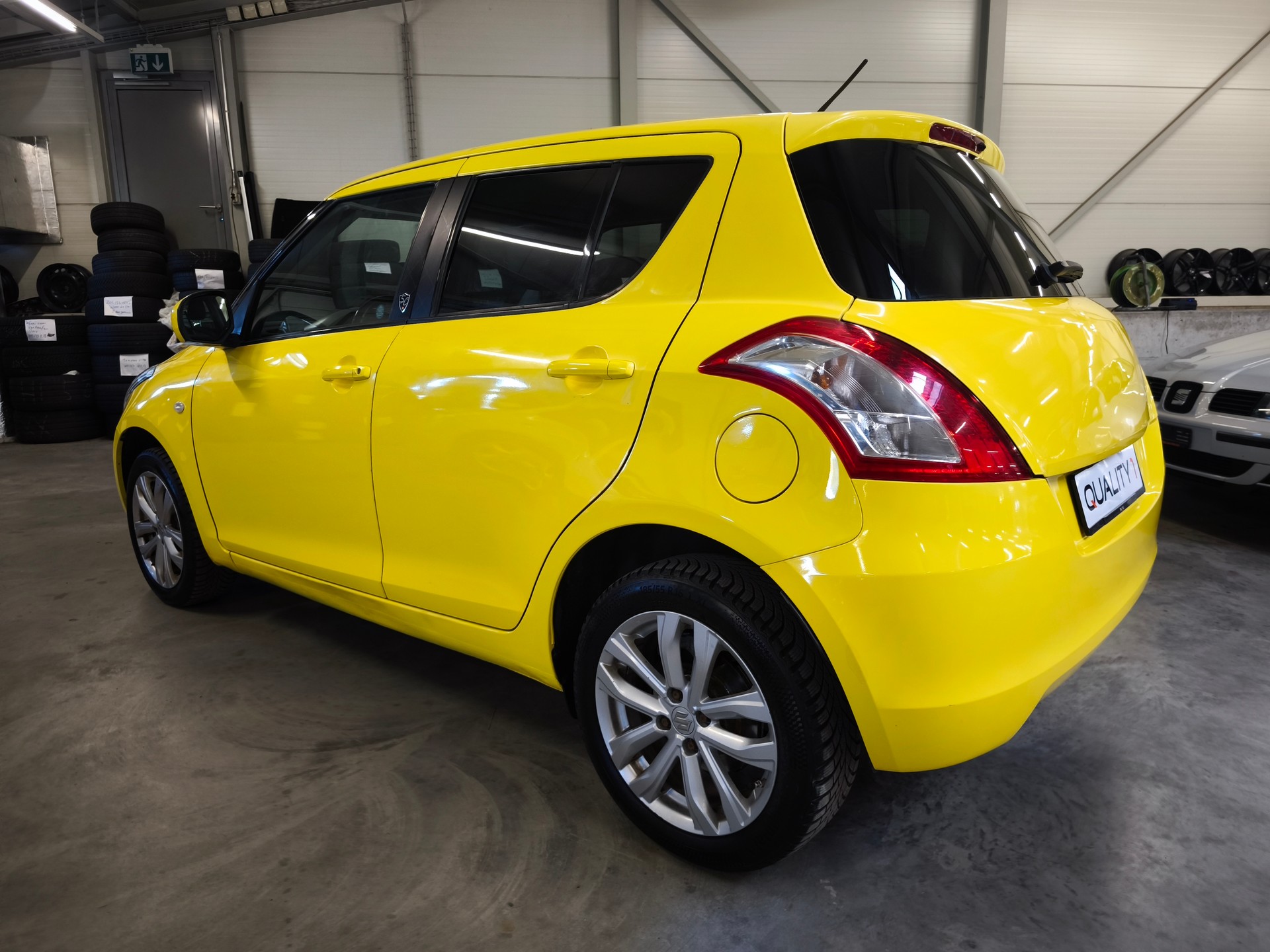 SUZUKI Swift 1.2i 16V Sergio Cellano 4x4-image-4