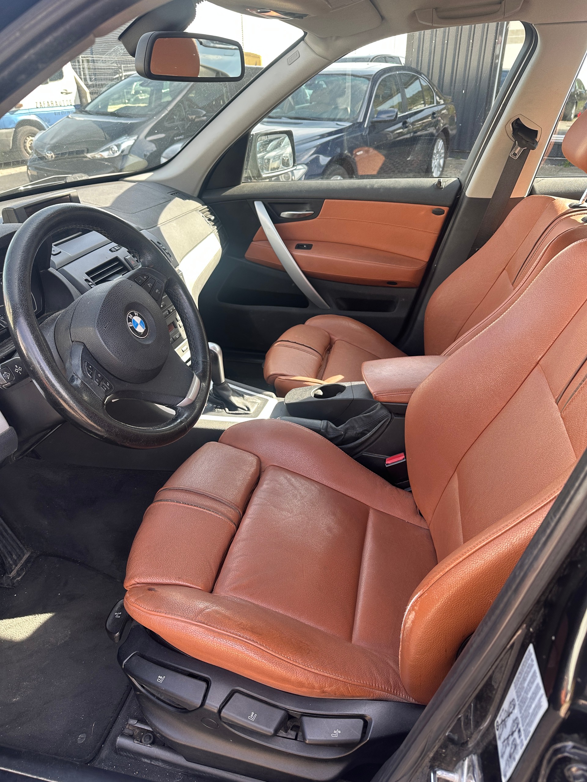 BMW X3 xDrive 25i (2.5si)-image-6