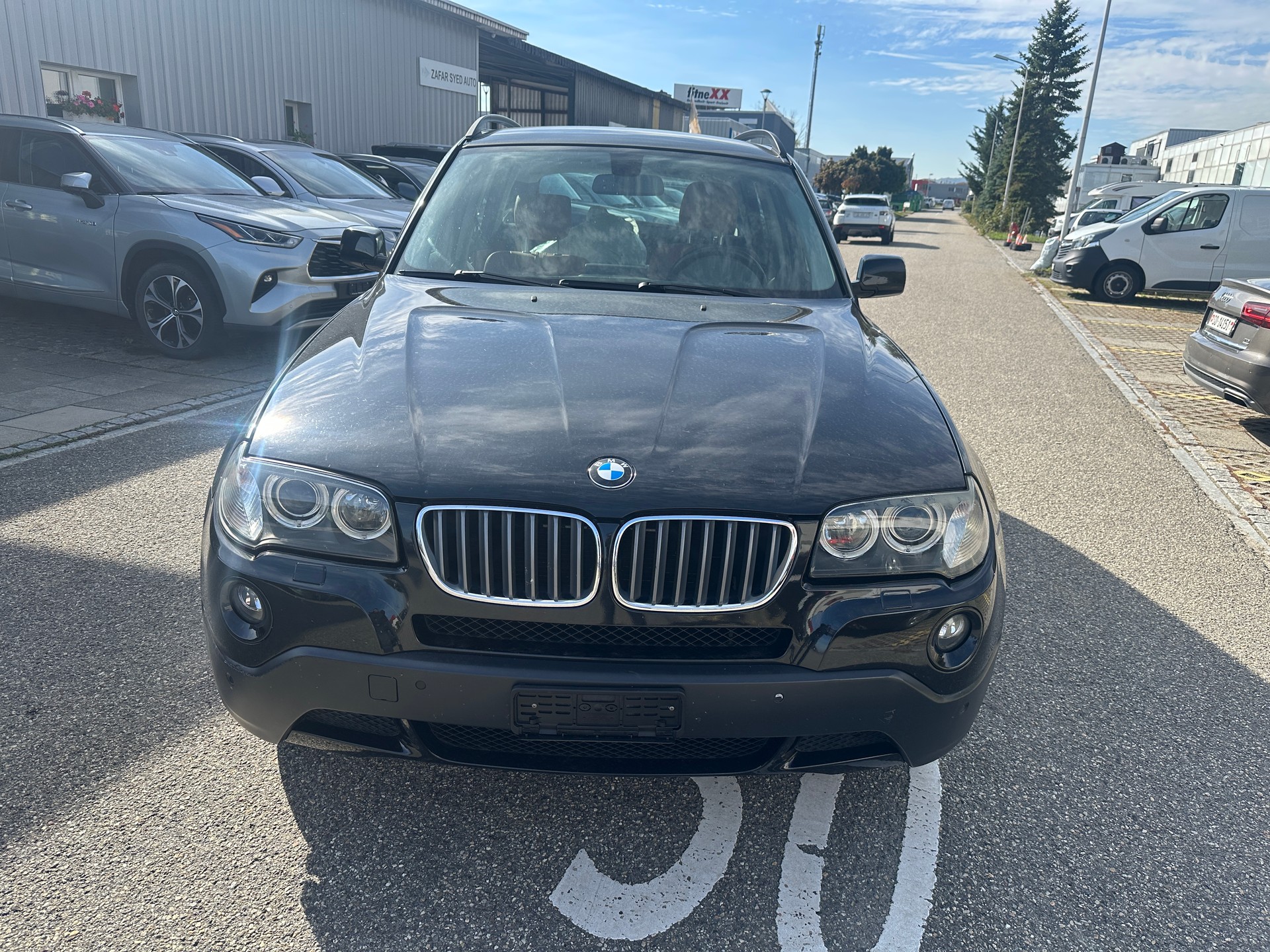 BMW X3 xDrive 25i (2.5si)-image-2