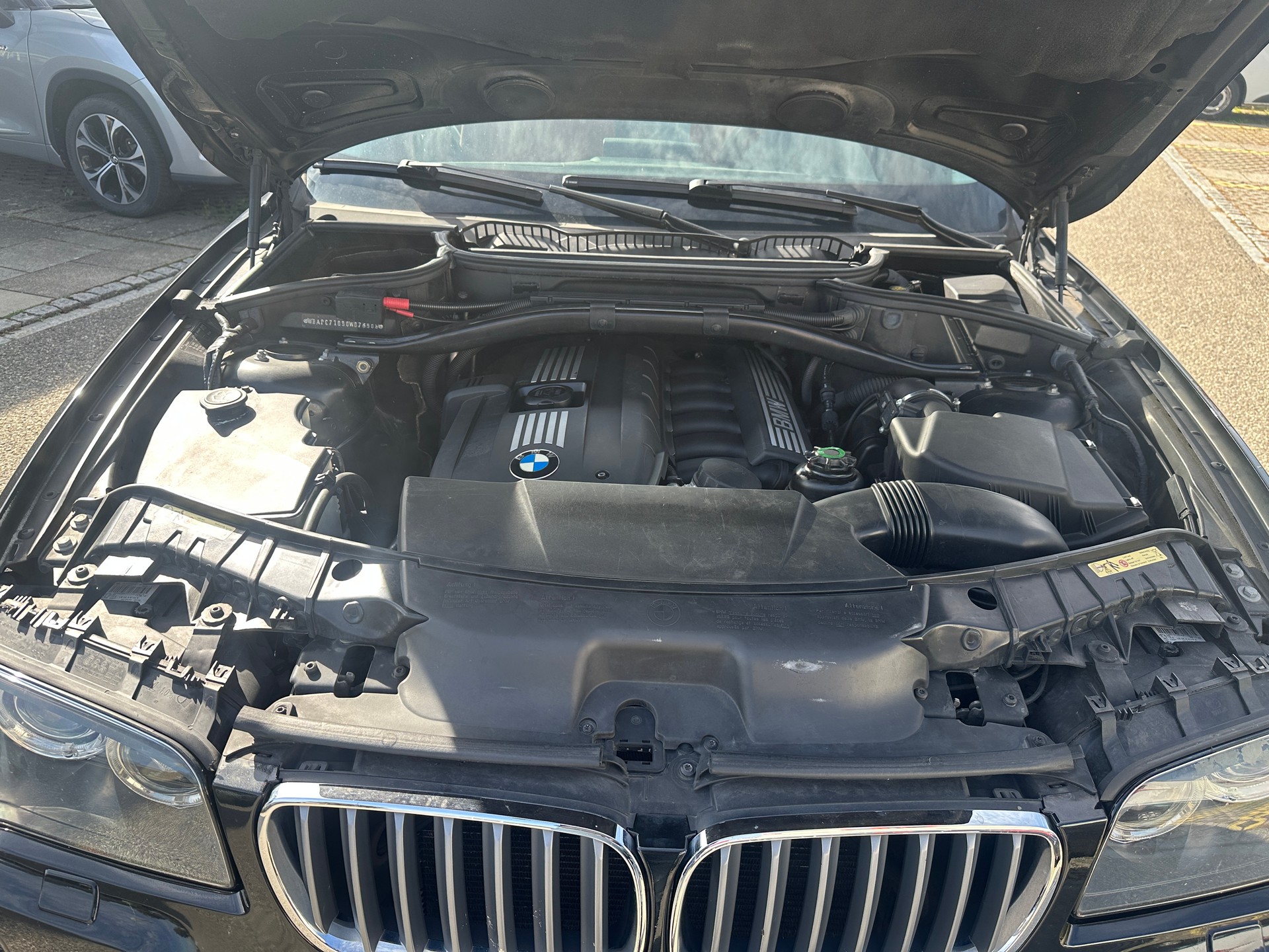BMW X3 xDrive 25i (2.5si)-image-9