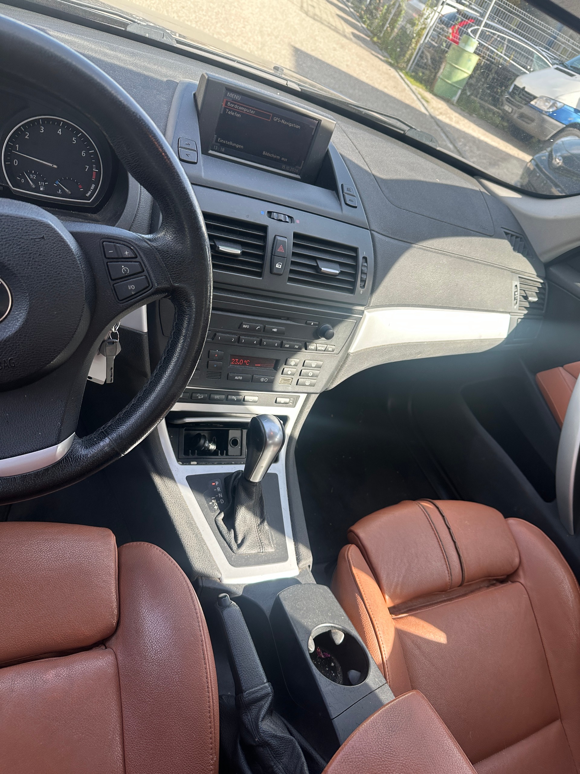 BMW X3 xDrive 25i (2.5si)-image-7
