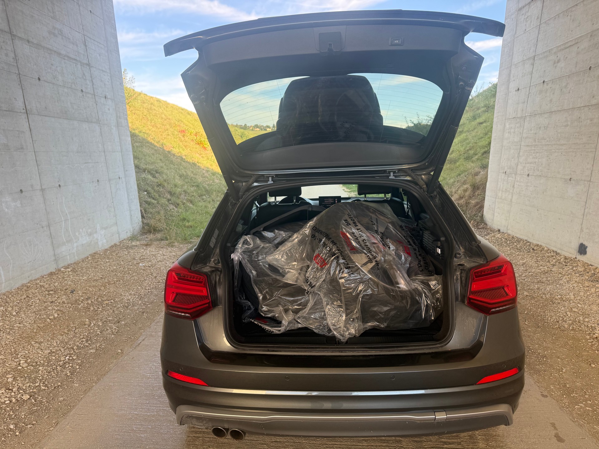 AUDI Q2 35 TDI quattro Sport S-tronic-image-8