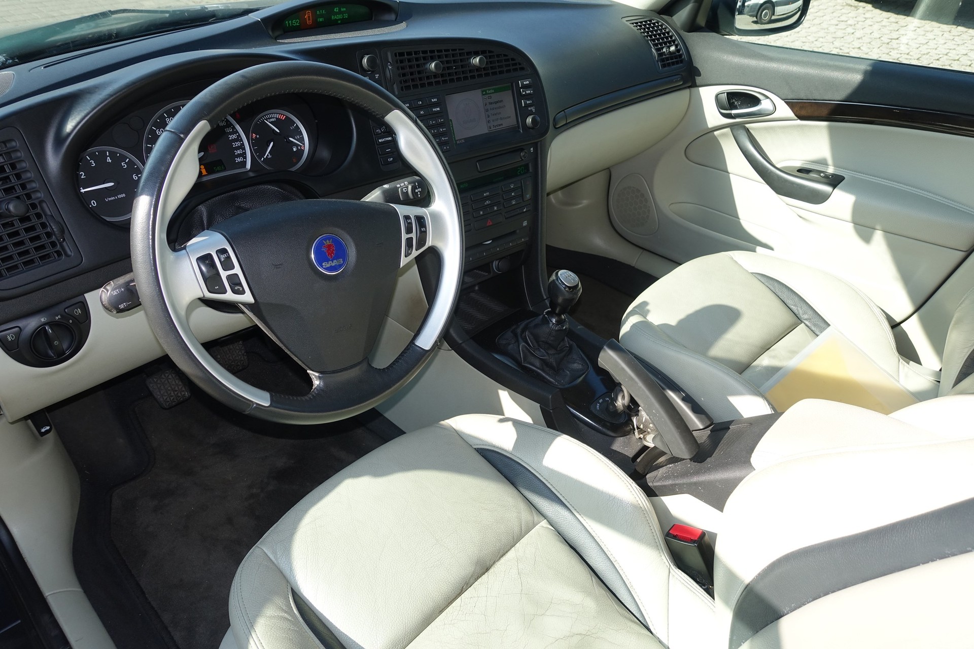SAAB 9-3 2.8T V6 Aero-image-6