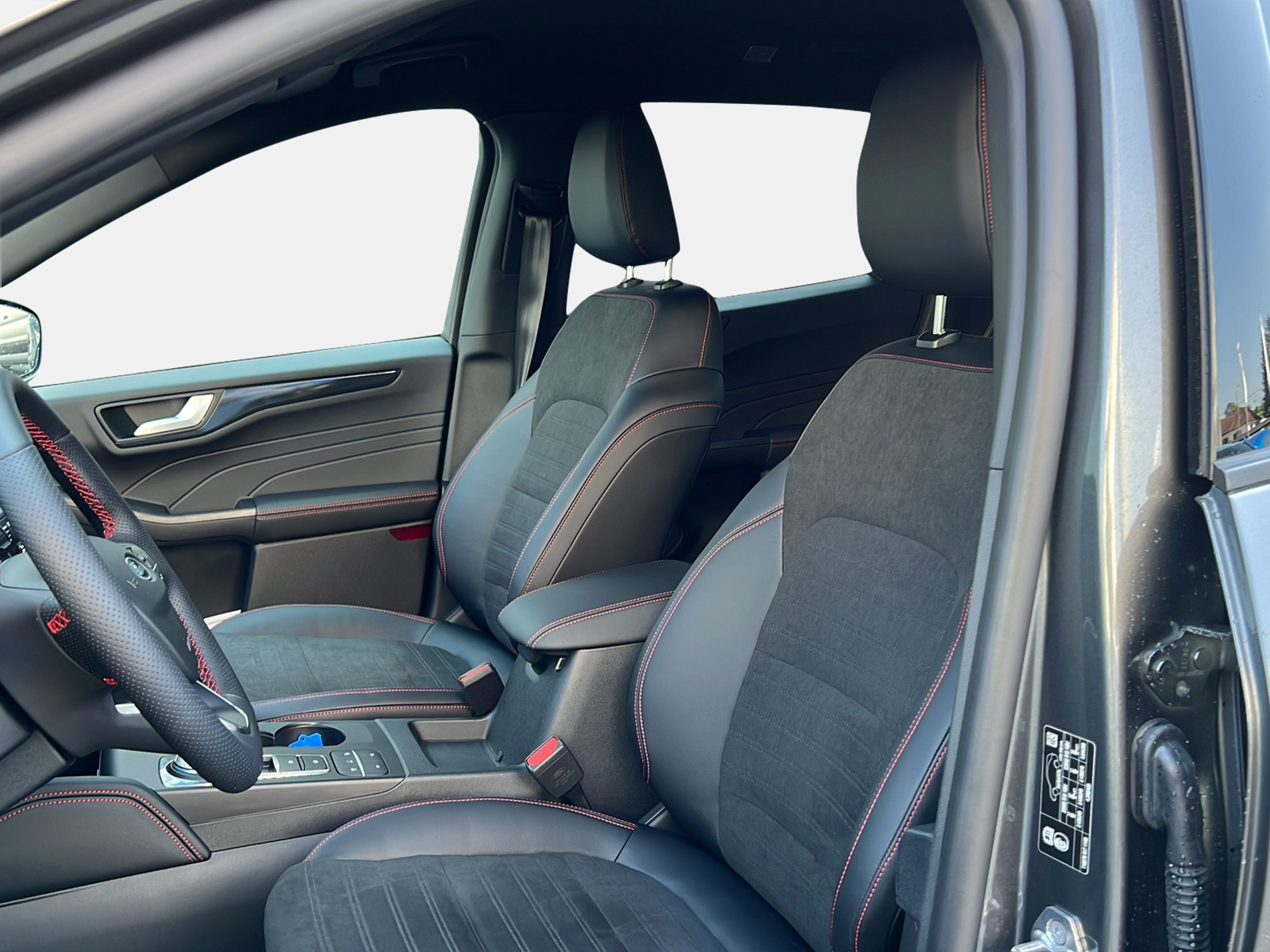 FORD Kuga 2.5 Plug-in Hybrid ST-Line X-image-8