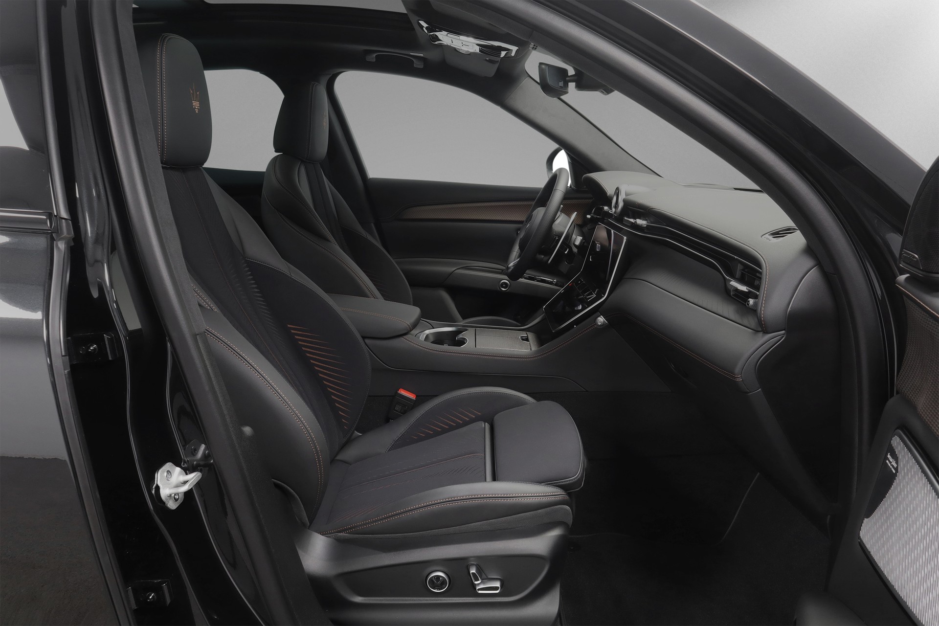 MASERATI Grecale Folgore 105kWh-image-12