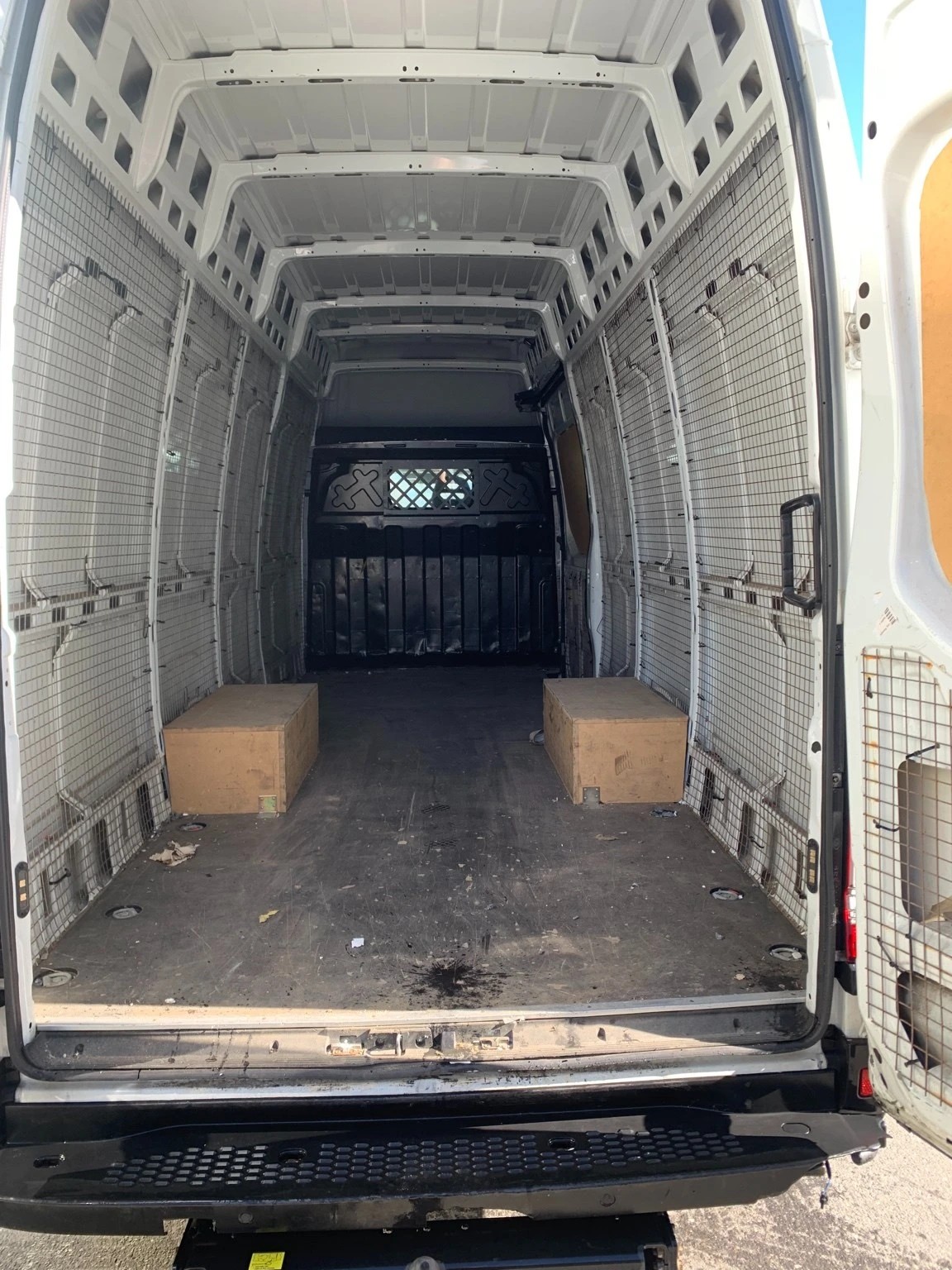 IVECO 35 C 21 V-image-3