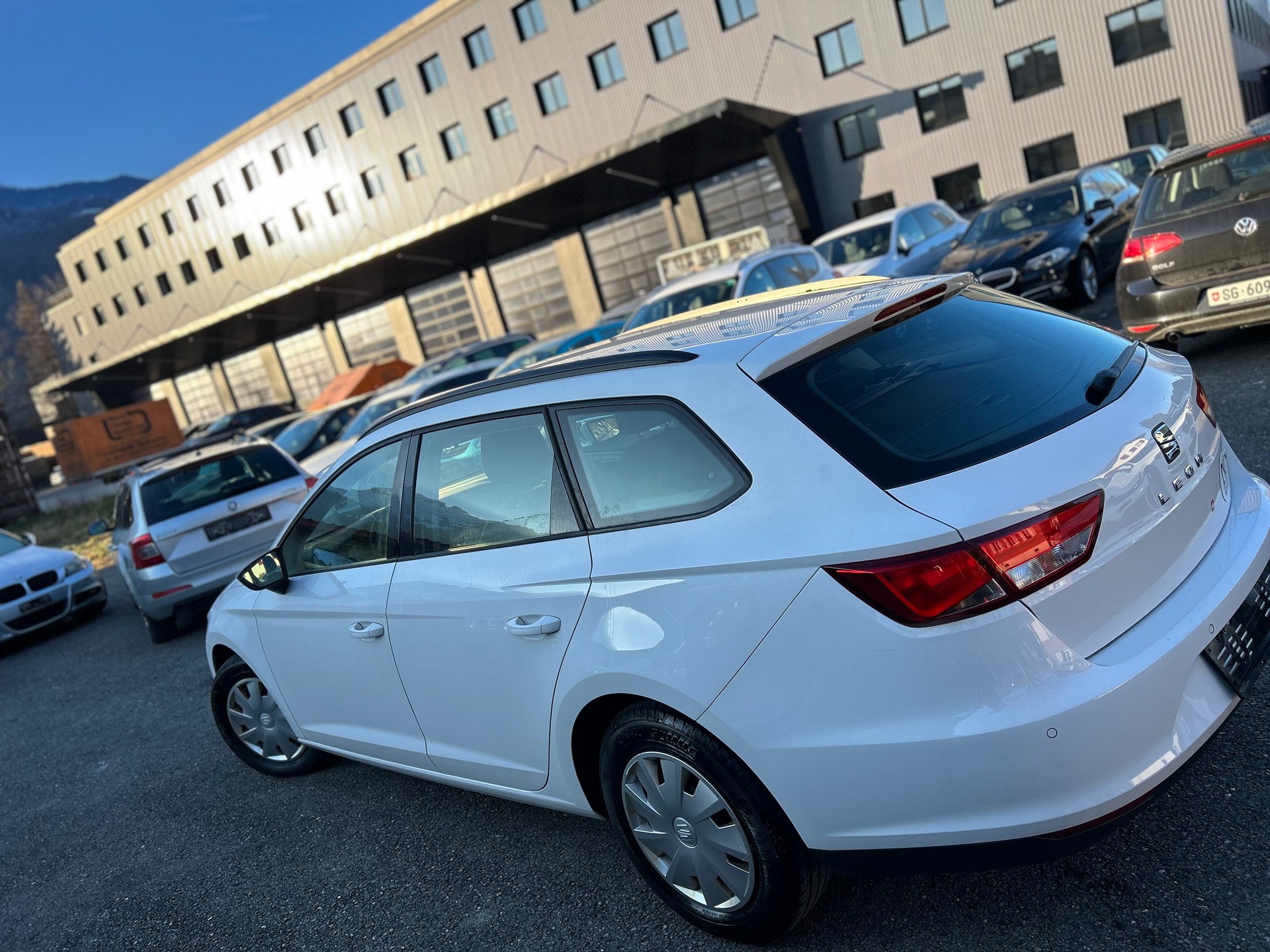 SEAT Leon ST 1.6 TDI Reference Stopp-Start DSG-image-5