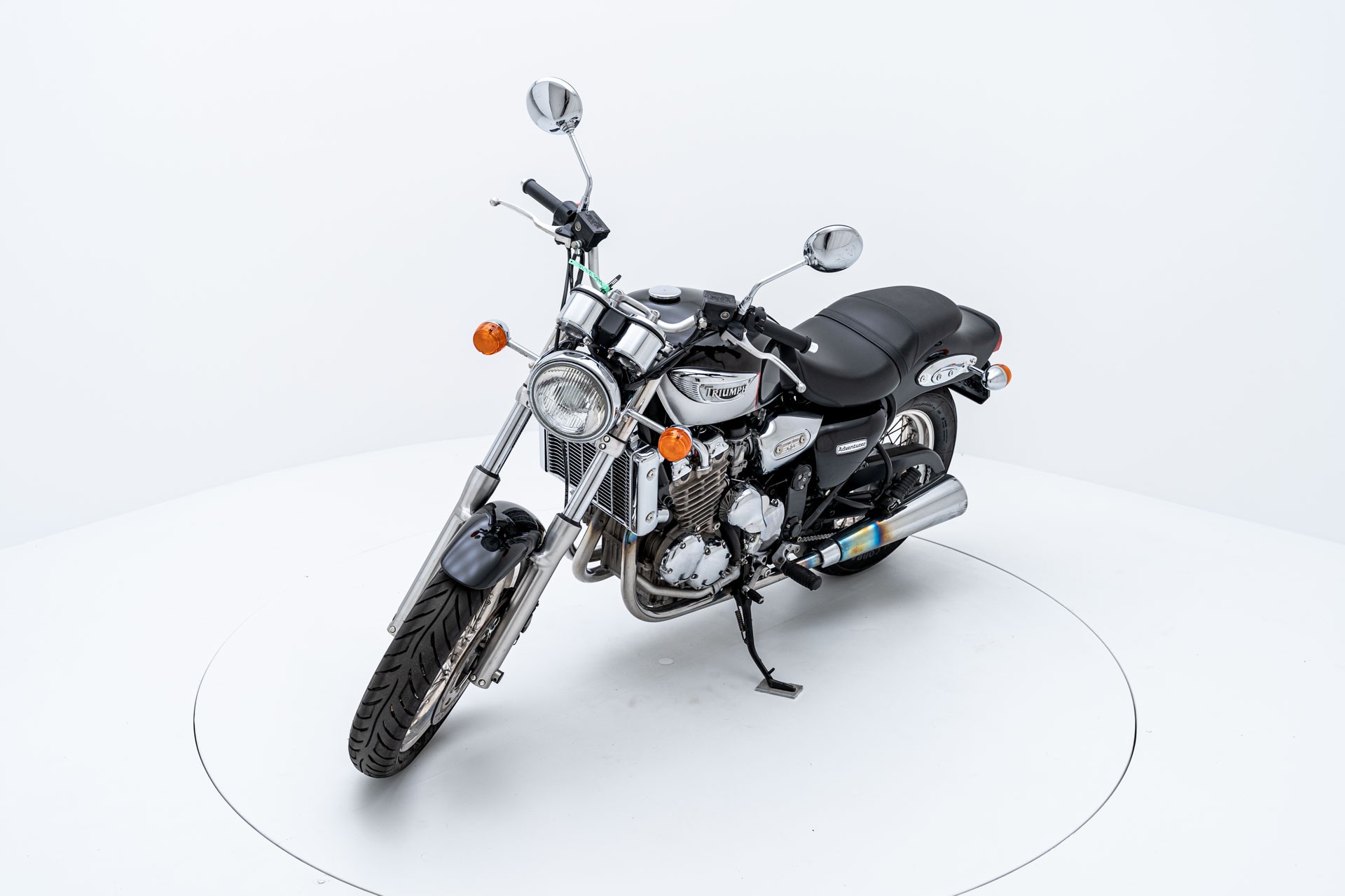 TRIUMPH Adventurer 900-showroom-element-2