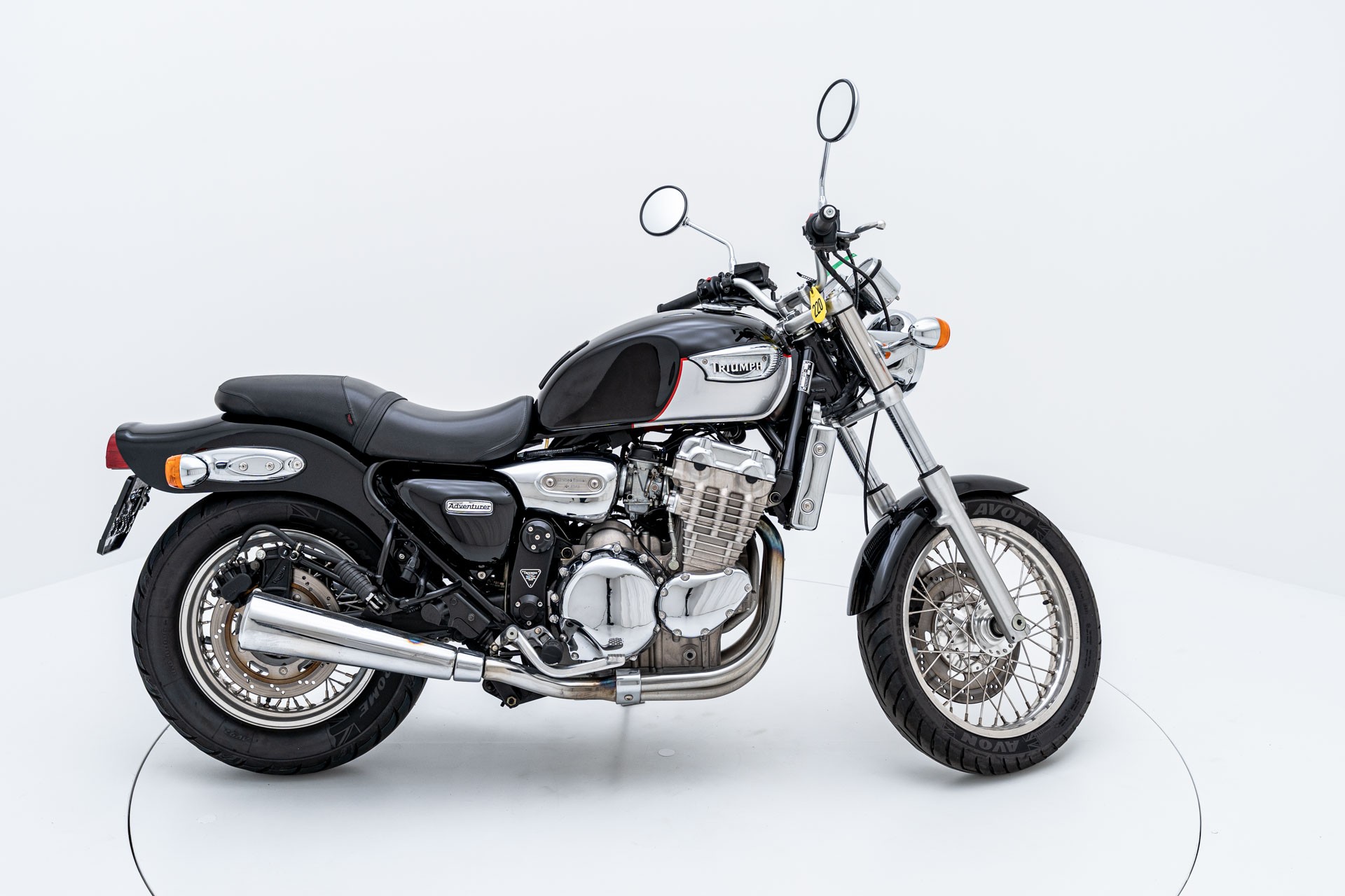 TRIUMPH Adventurer 900