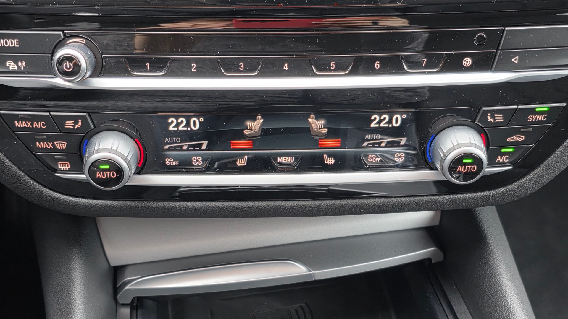 BMW 520d xDrive 48V Touring Steptronic-image-25