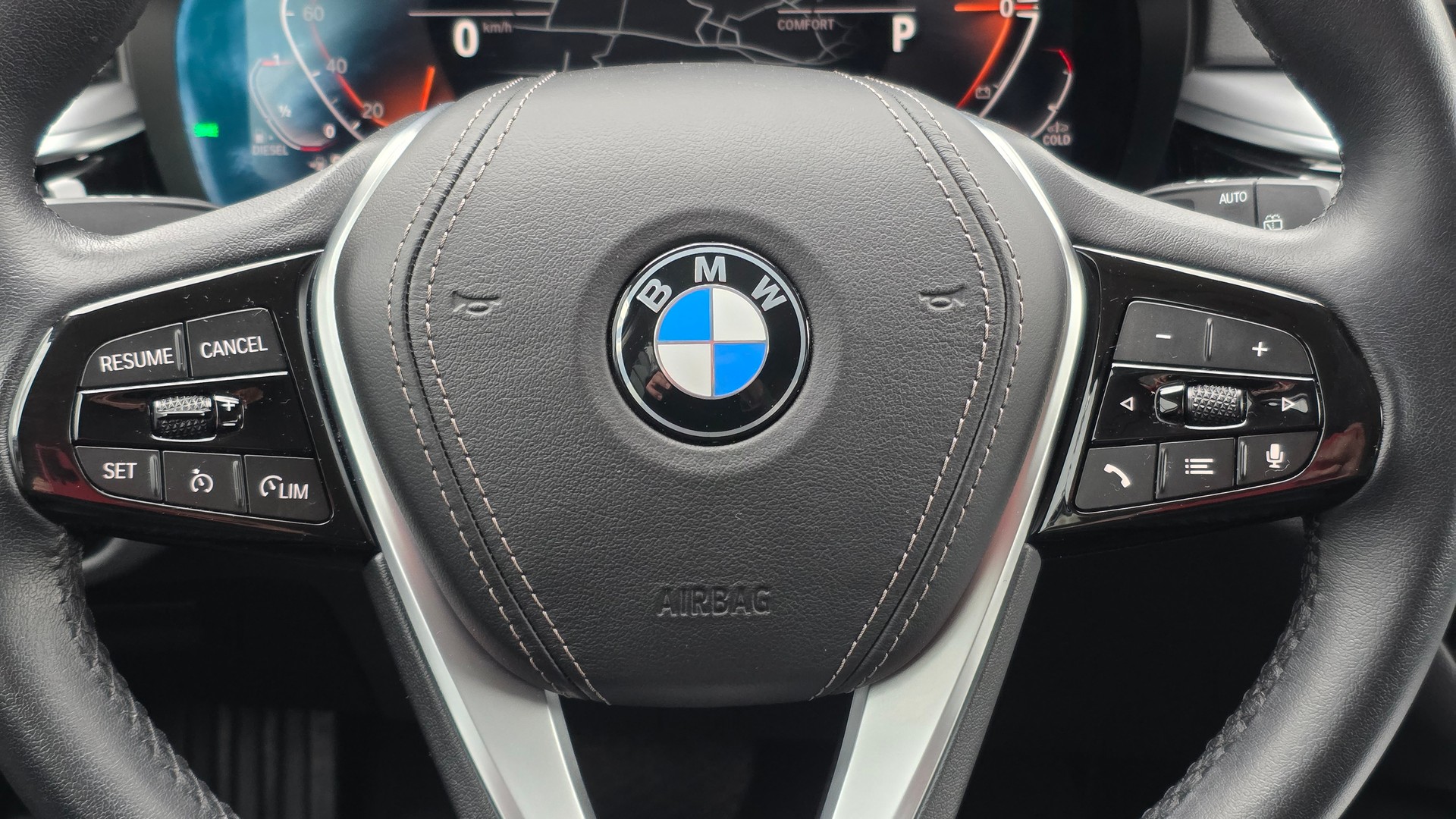 BMW 520d xDrive 48V Touring Steptronic-image-17