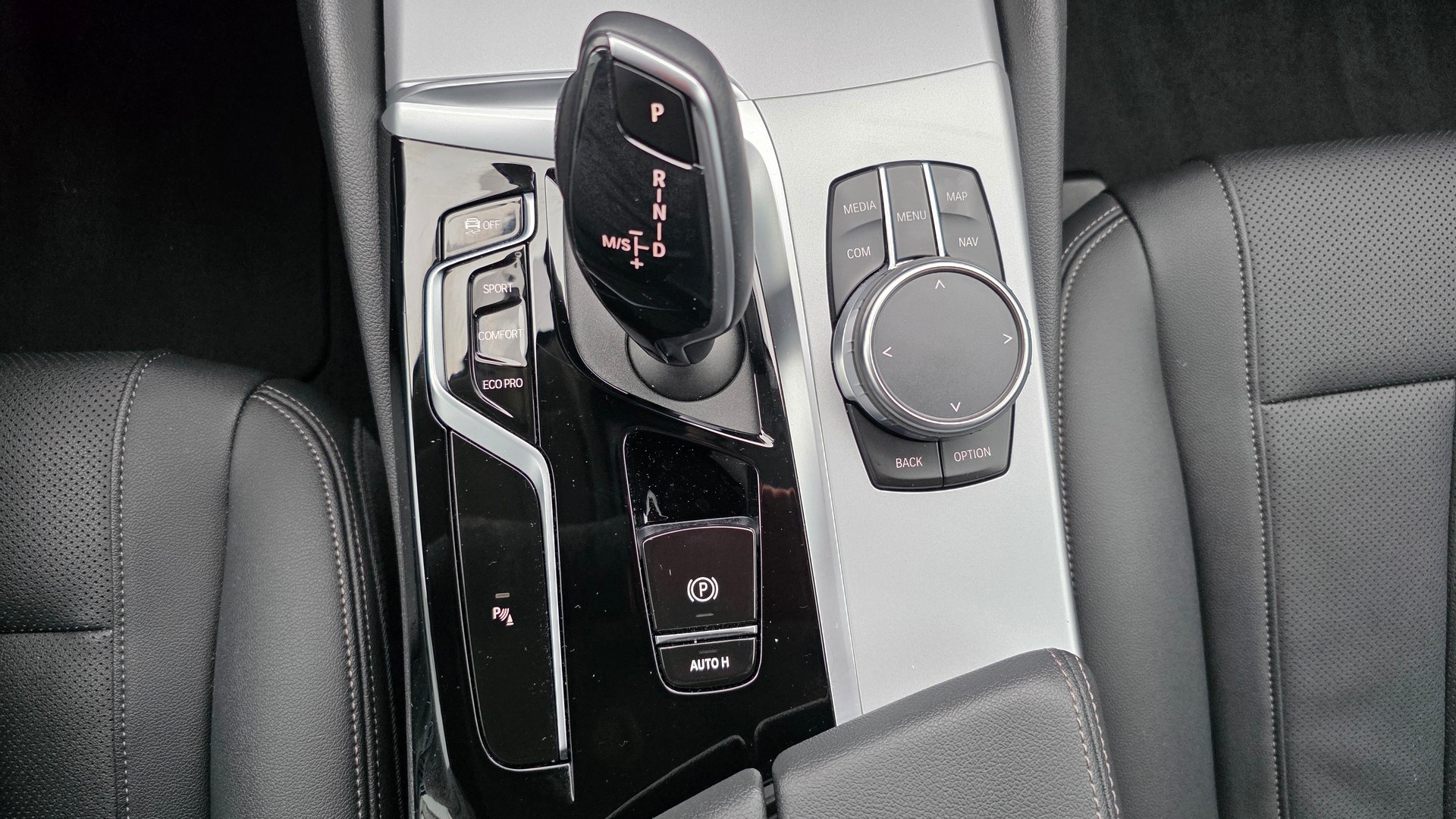 BMW 520d xDrive 48V Touring Steptronic-image-27
