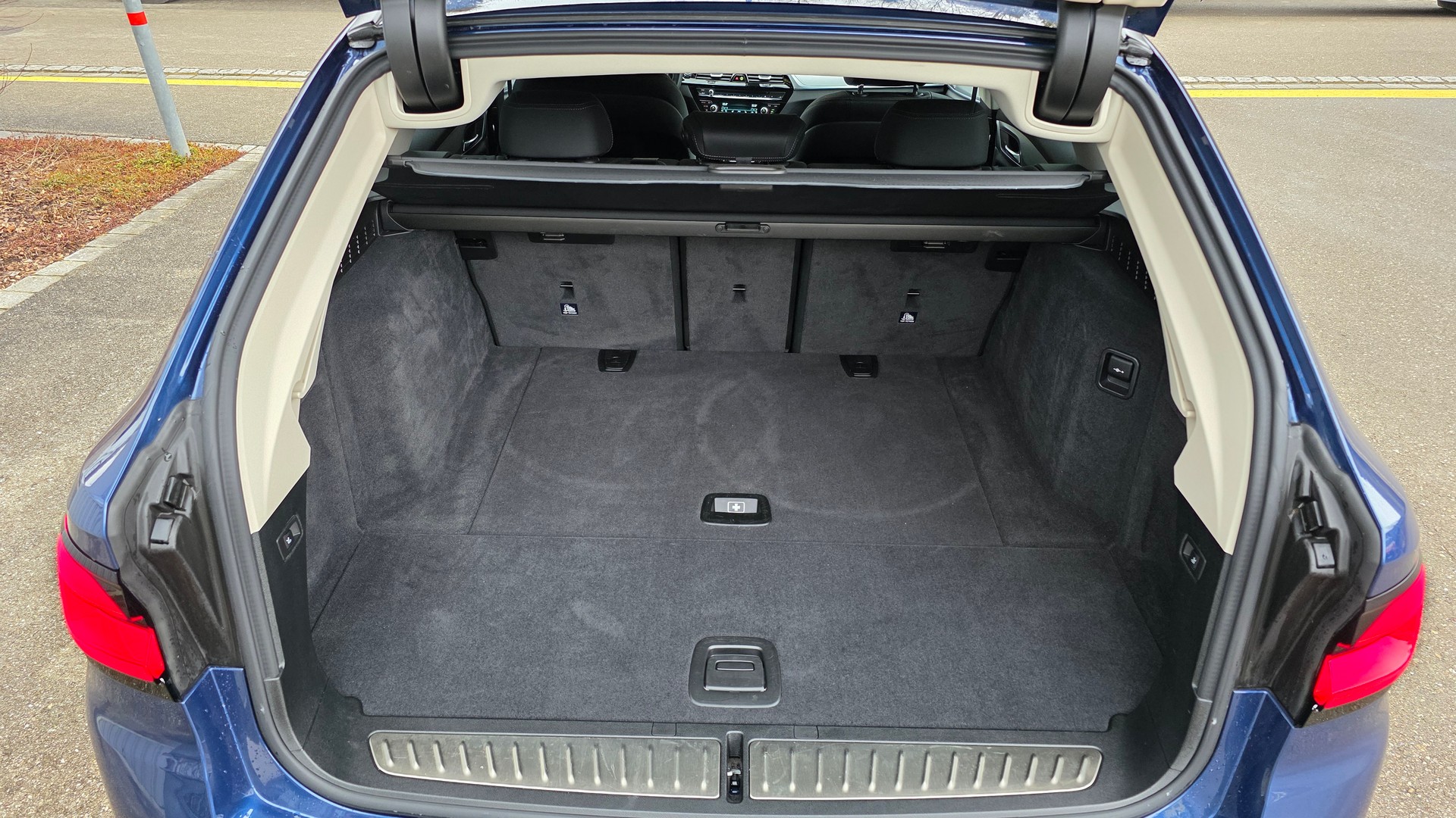 BMW 520d xDrive 48V Touring Steptronic-image-6