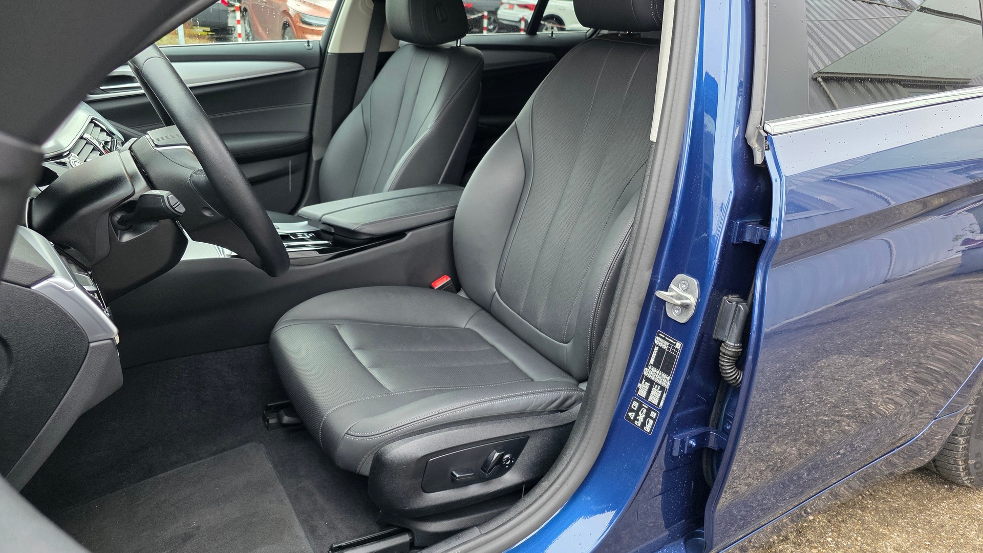 BMW 520d xDrive 48V Touring Steptronic-image-11