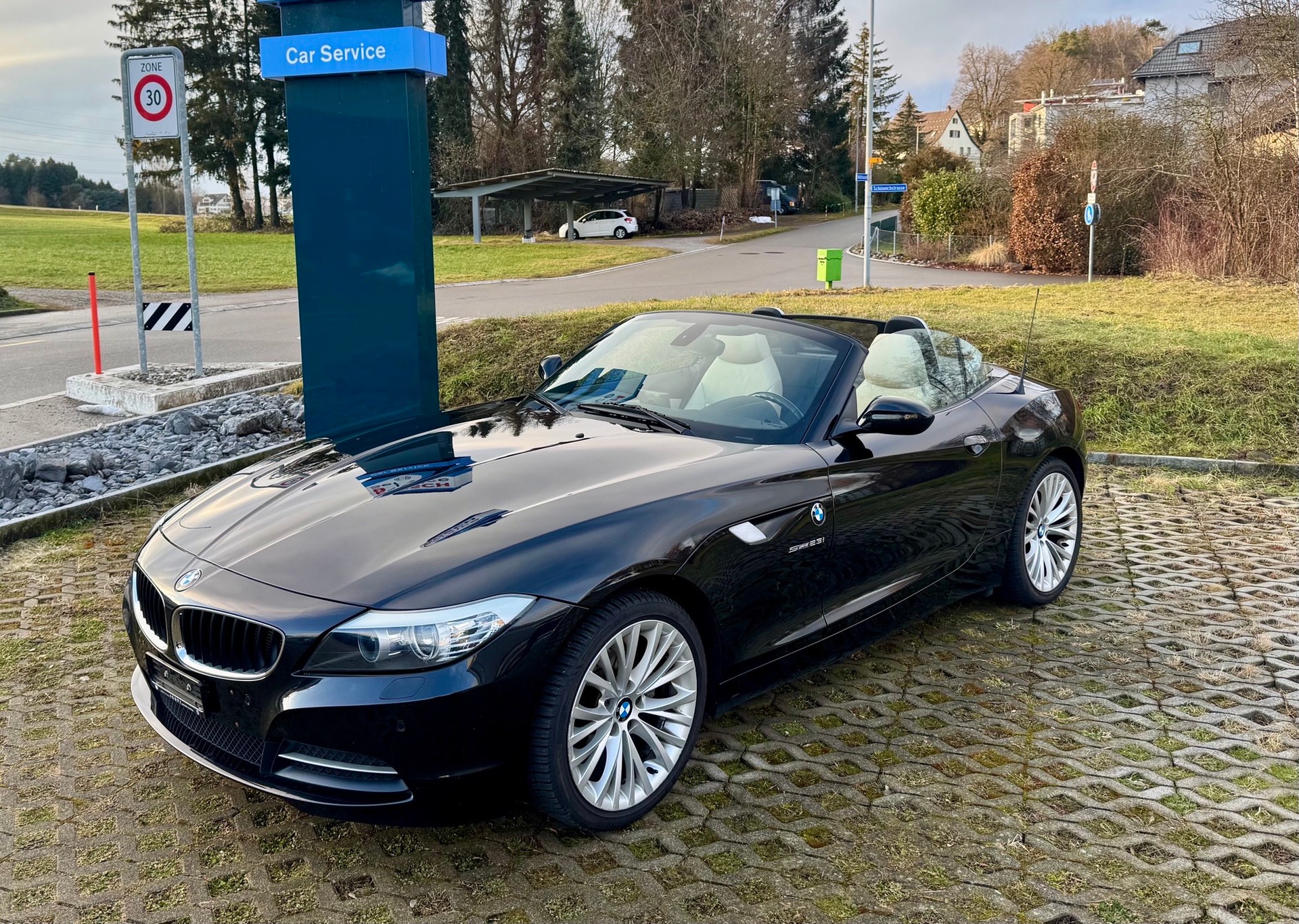 BMW Z4 sDrive23i-image-3