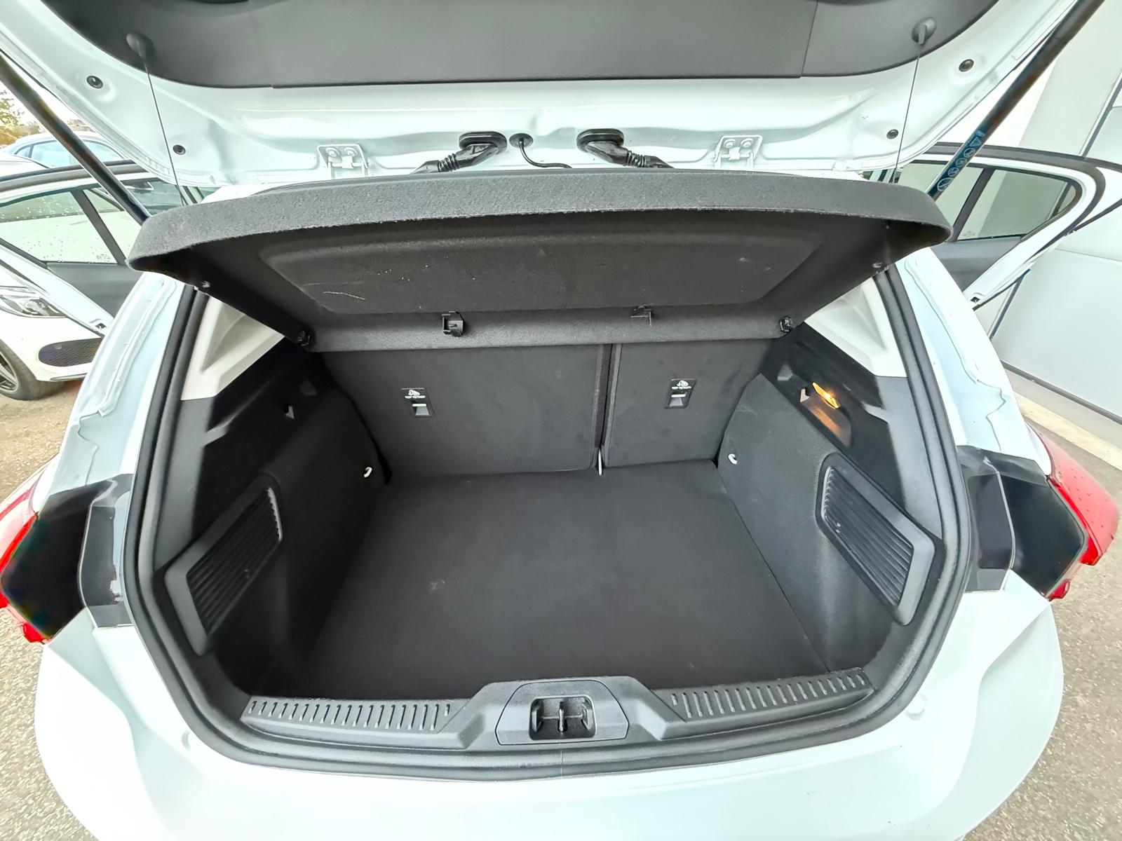 FORD Focus 2.0 TDCi Titanium Automatic-image-11