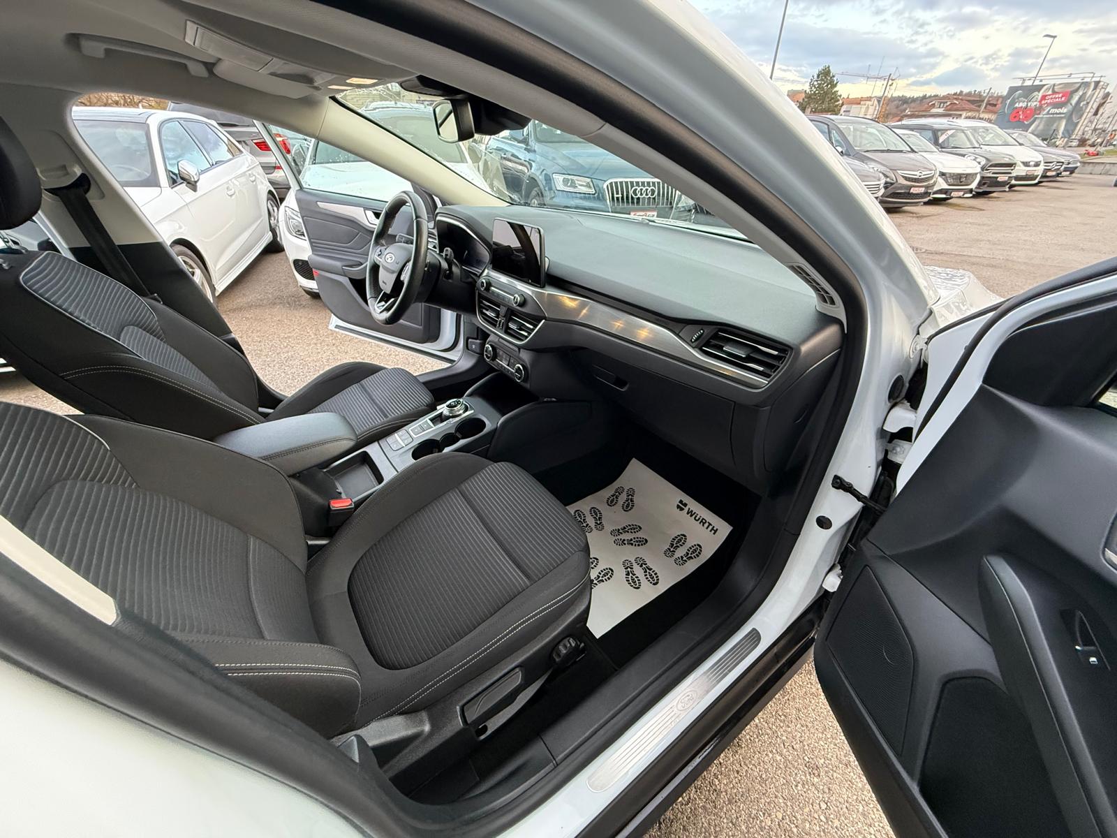 FORD Focus 2.0 TDCi Titanium Automatic-image-7