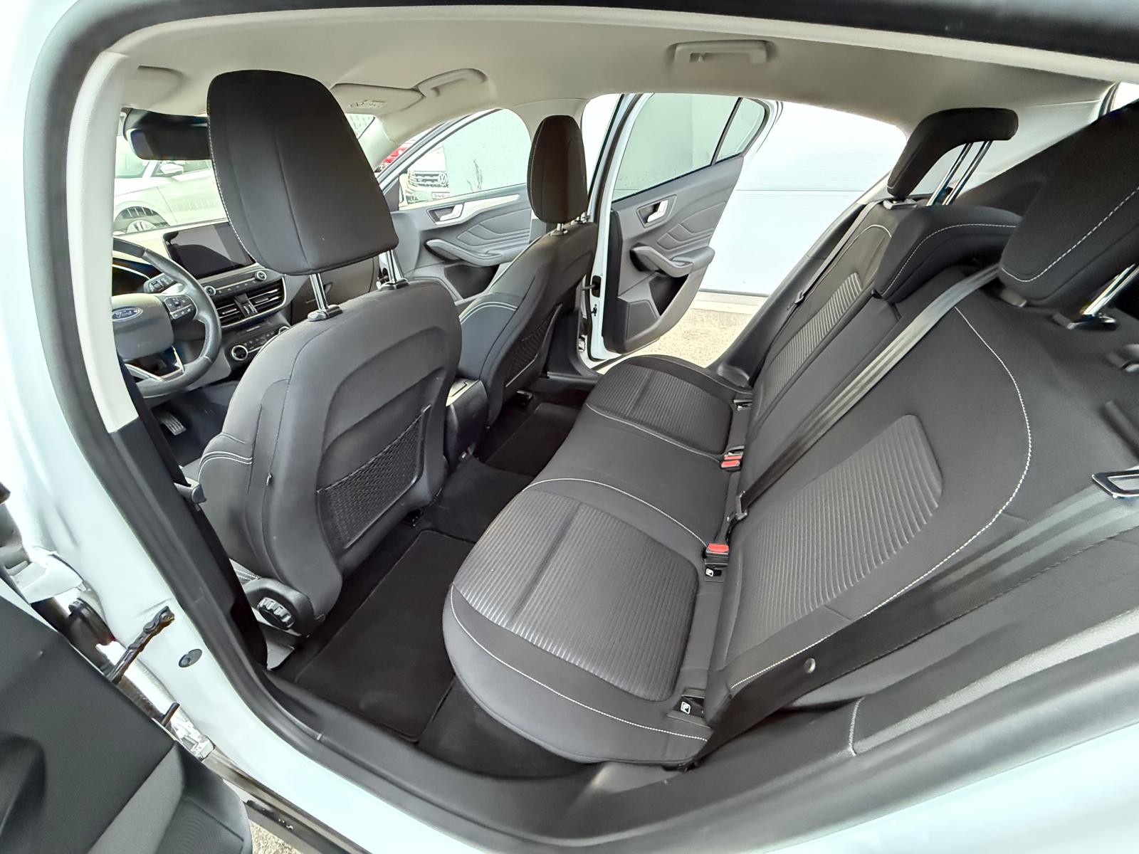 FORD Focus 2.0 TDCi Titanium Automatic-image-9