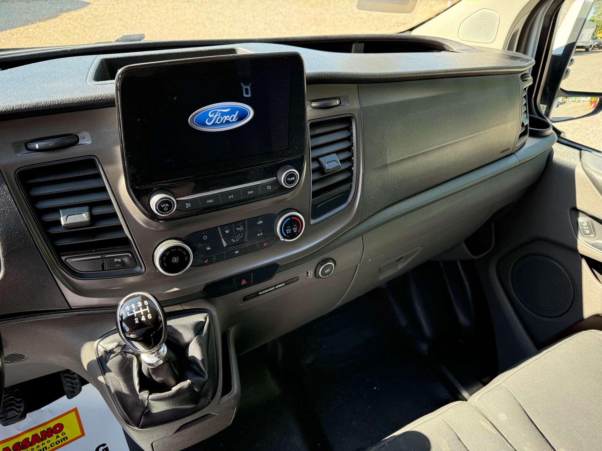 FORD Transit Custom L1H1-image-9