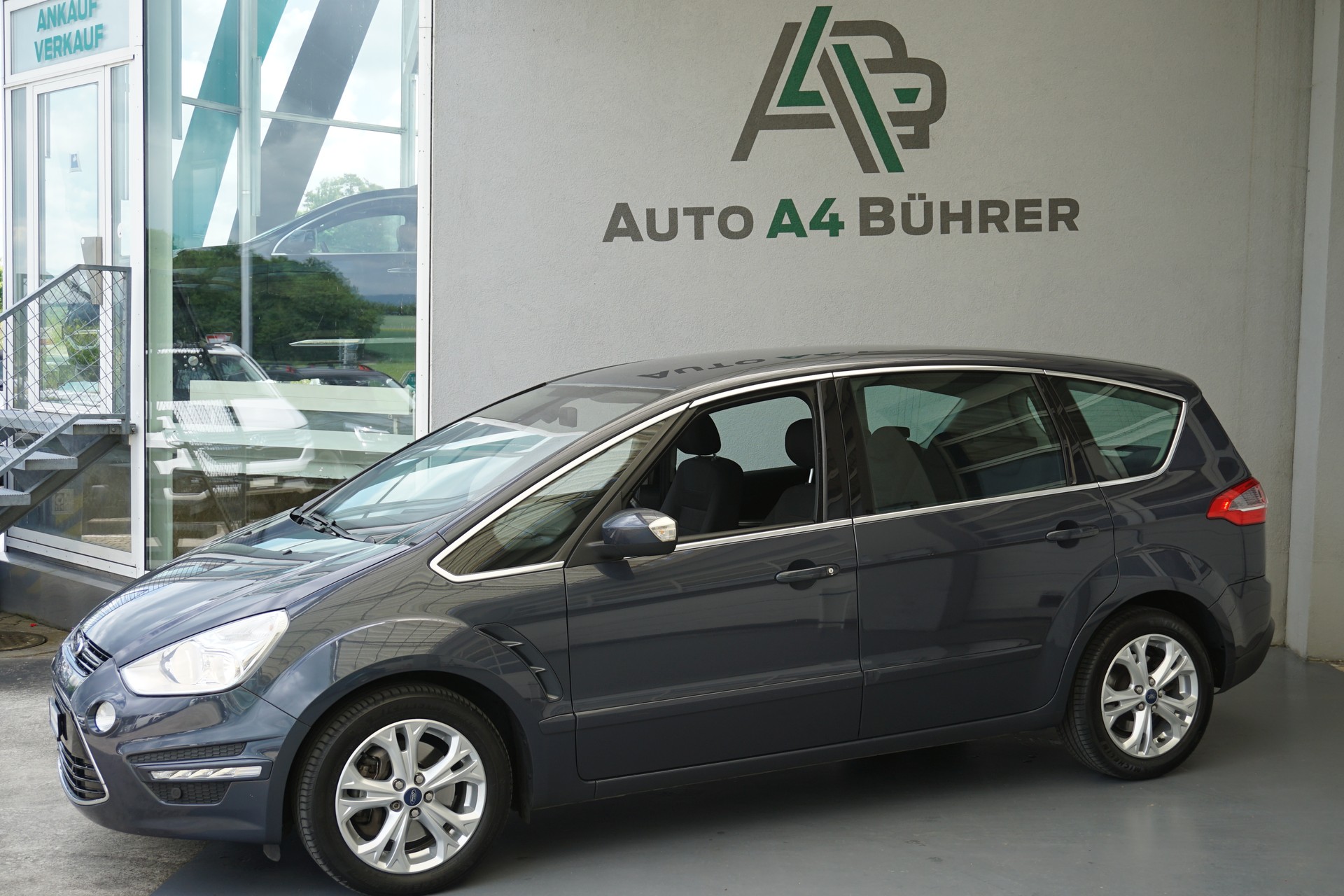 FORD S-Max 2.0 SCTi Titanium 203PS Automat-showroom-element-3