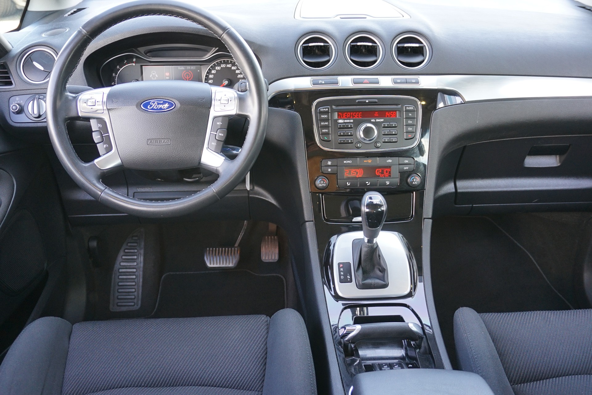 FORD S-Max 2.0 SCTi Titanium 203PS Automat-image-12