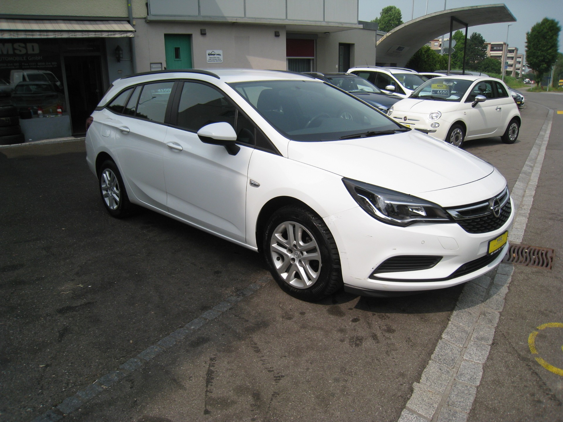 OPEL Astra Sports Tourer 1.4i Turbo 120 Years Edition-image-1
