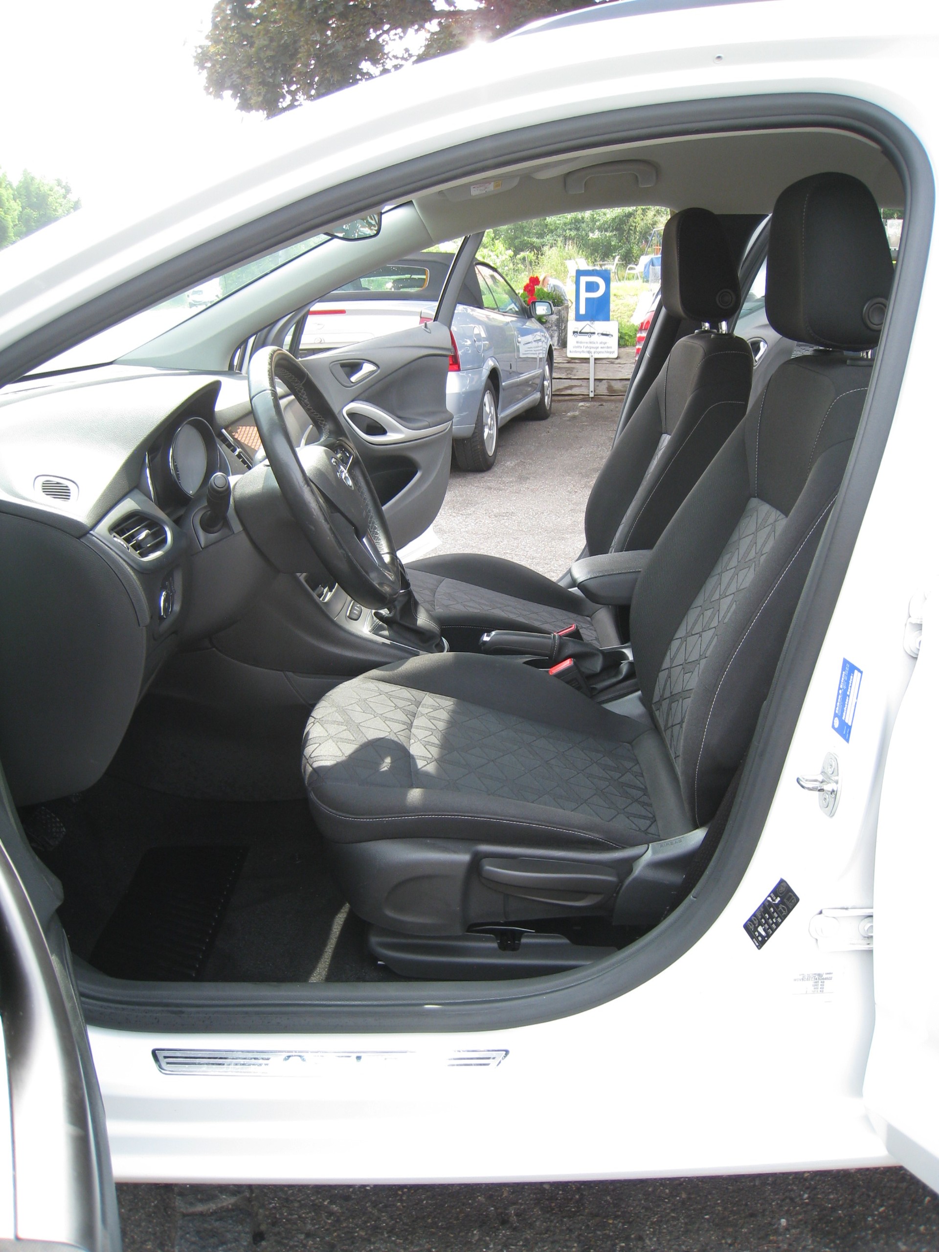 OPEL Astra Sports Tourer 1.4i Turbo 120 Years Edition-image-9