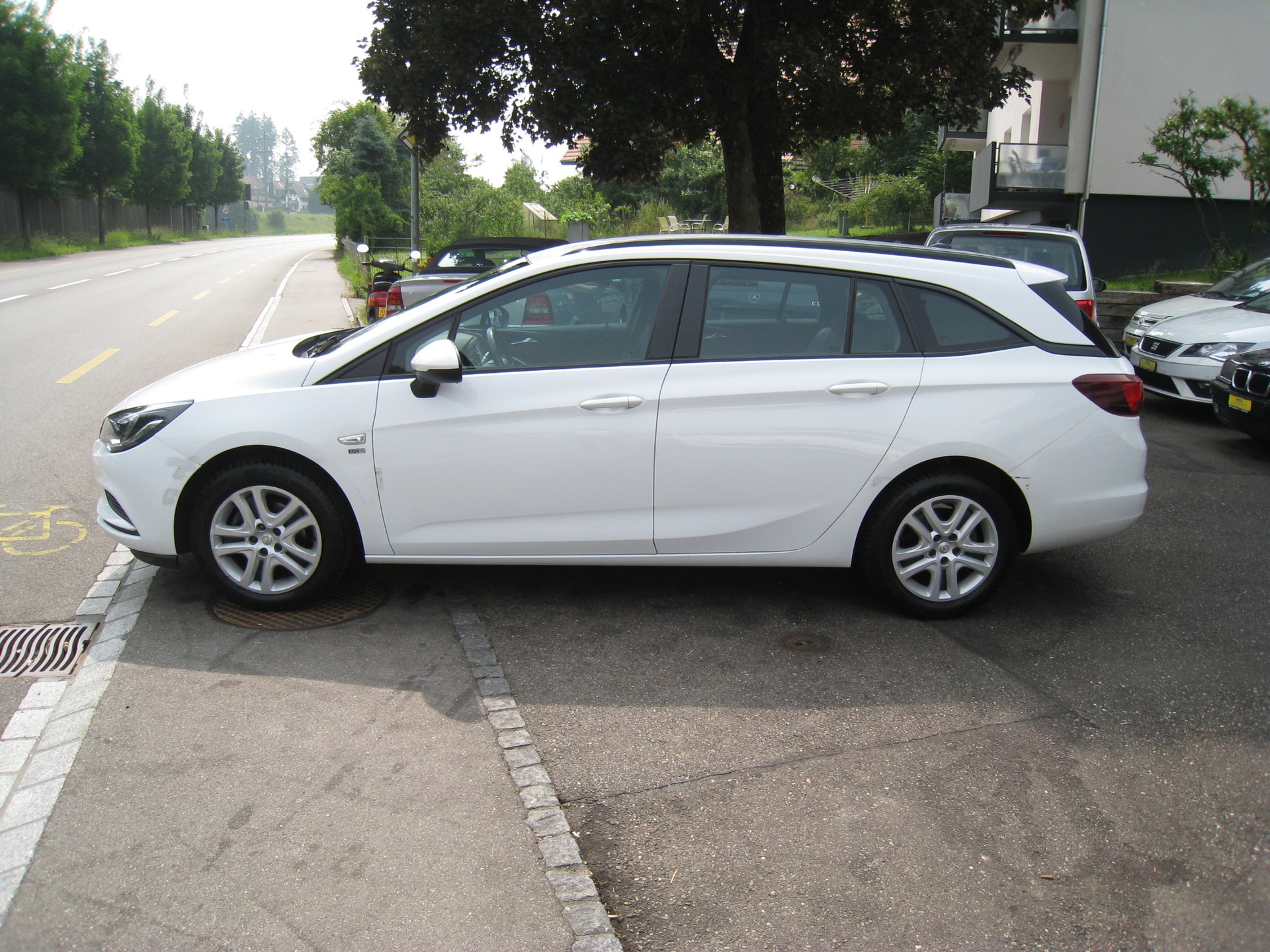 OPEL Astra Sports Tourer 1.4i Turbo 120 Years Edition-image-5