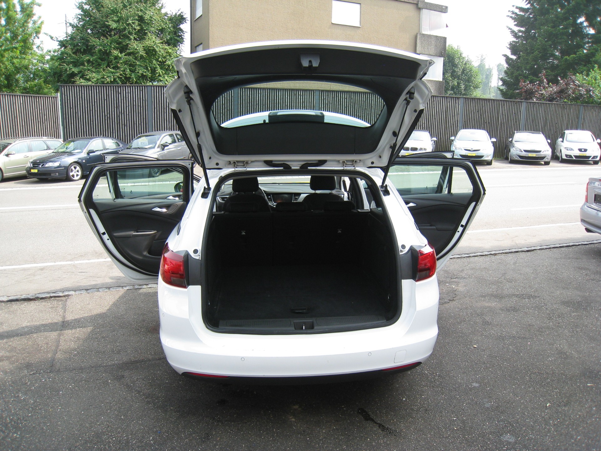 OPEL Astra Sports Tourer 1.4i Turbo 120 Years Edition-image-8